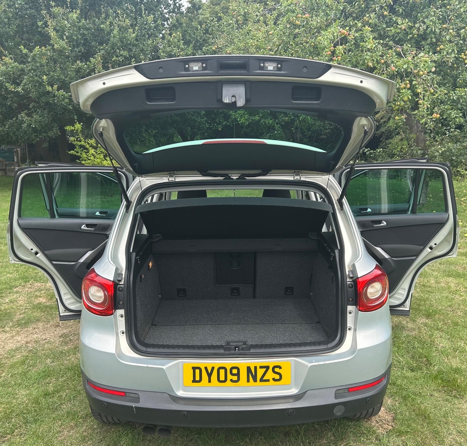 Used Volkswagen Tiguan 2009 for sale - 76456800: Photo 37