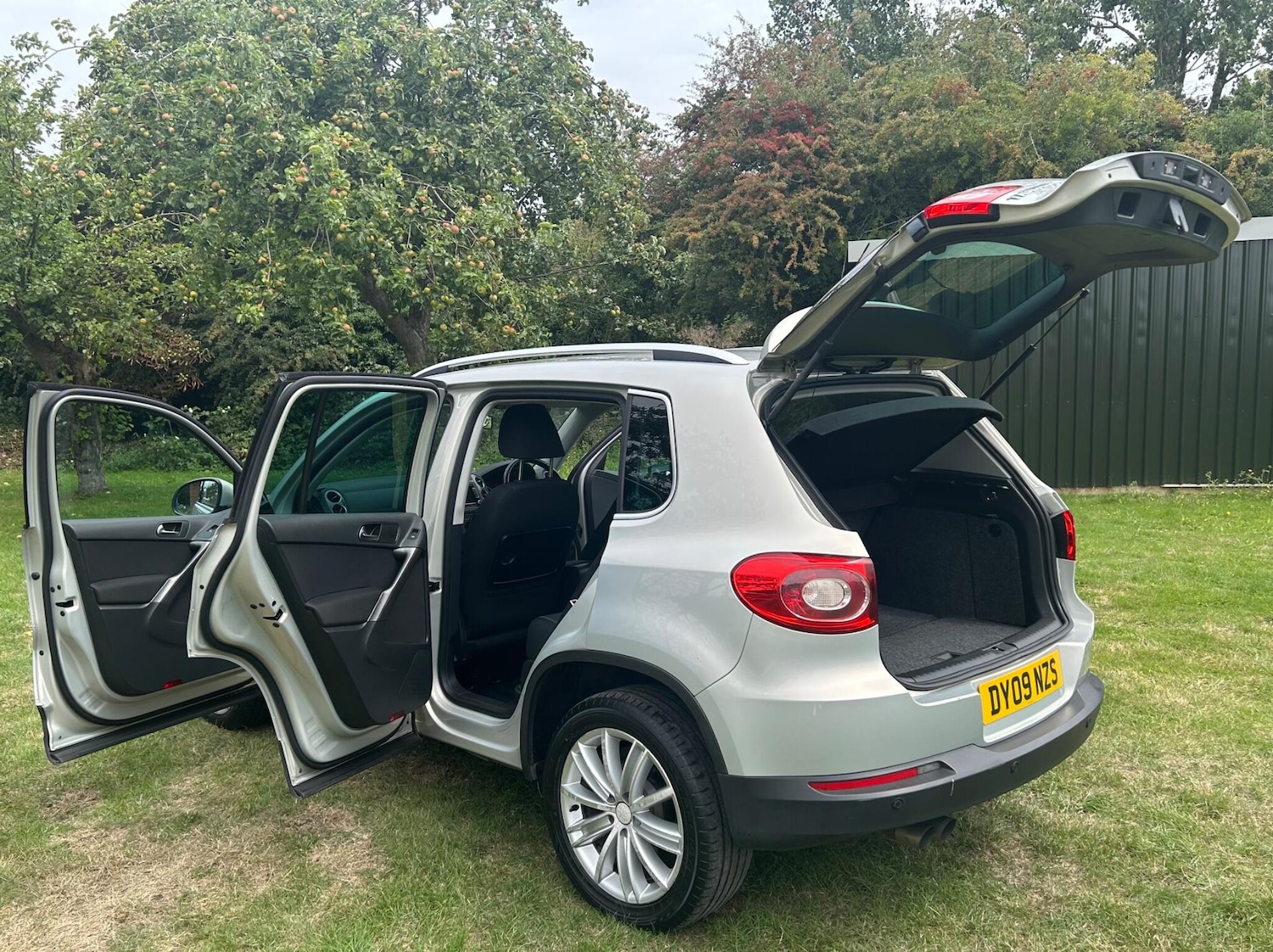 Used Volkswagen Tiguan 2009 for sale - 76456800: Photo 8