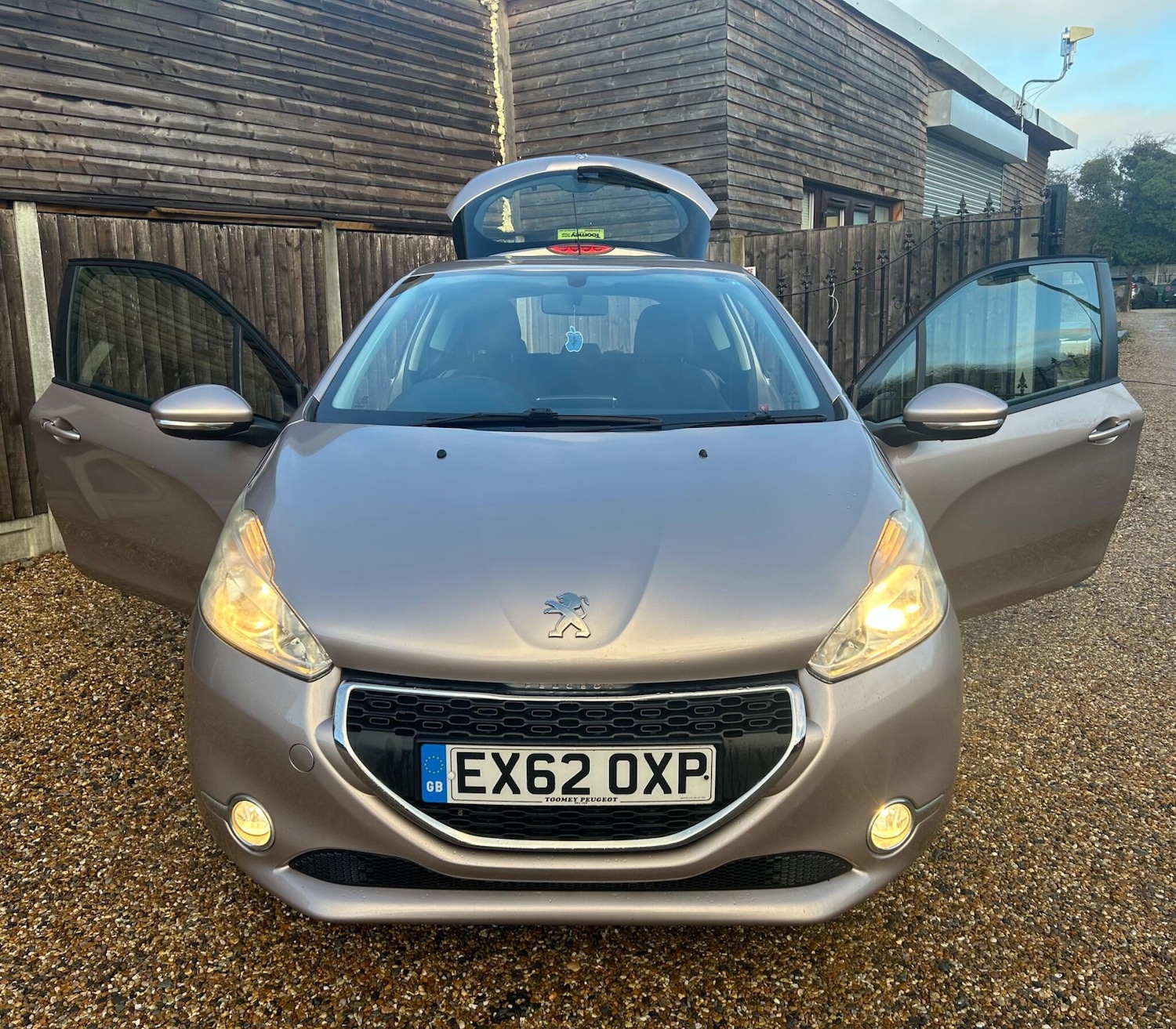 Used Peugeot 208 for sale - 77237599: Photo 4
