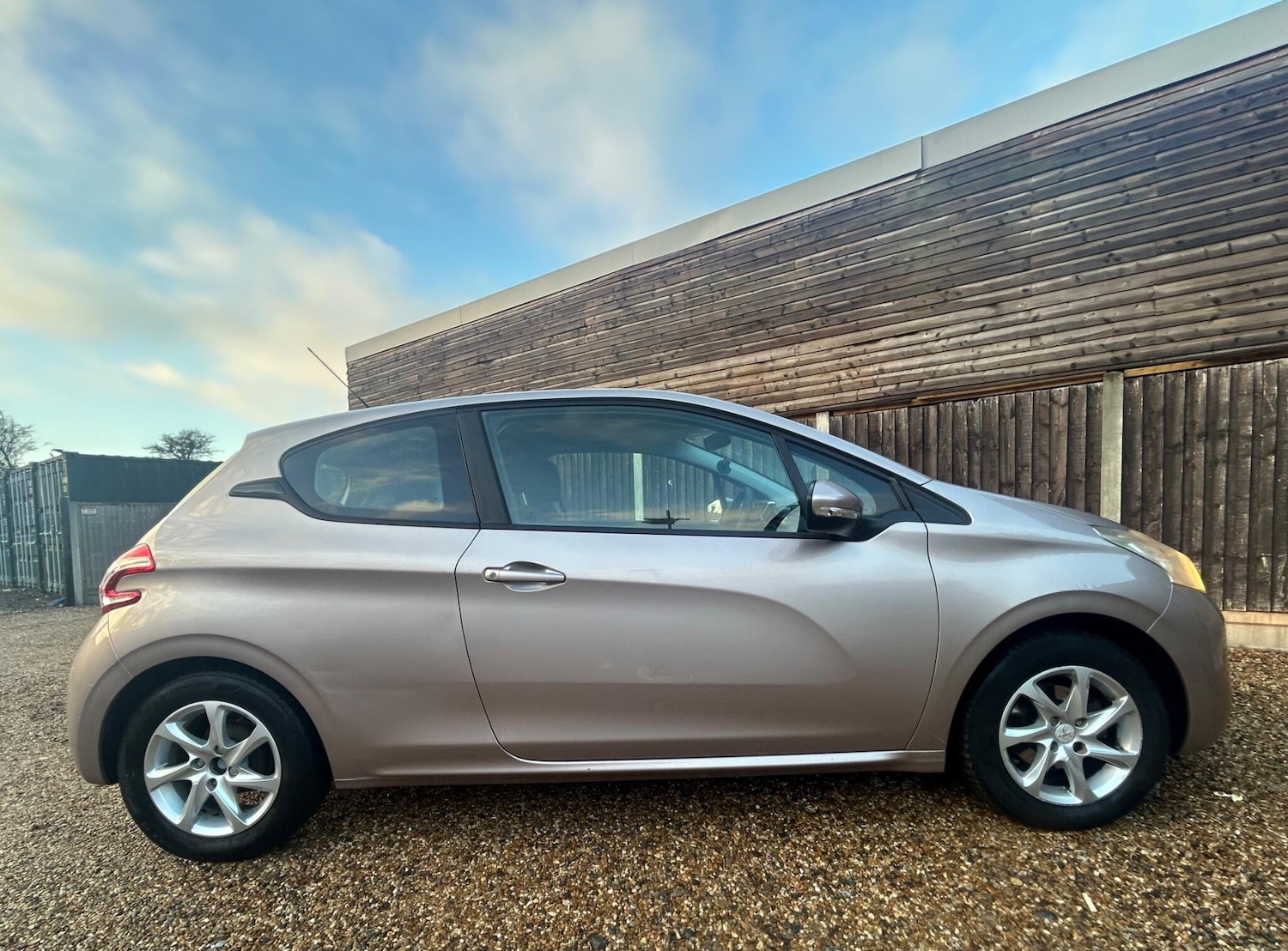 Used Peugeot 208 for sale - 77237599: Photo 7