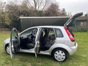 Used Ford Fiesta 2005 for sale - 76499103: Photo