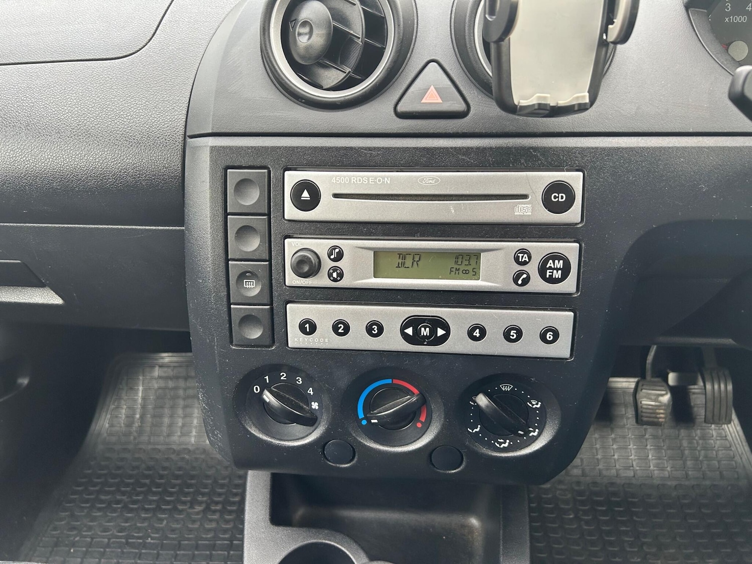 Used Ford Fiesta 2005 for sale - 76499103: Photo 8