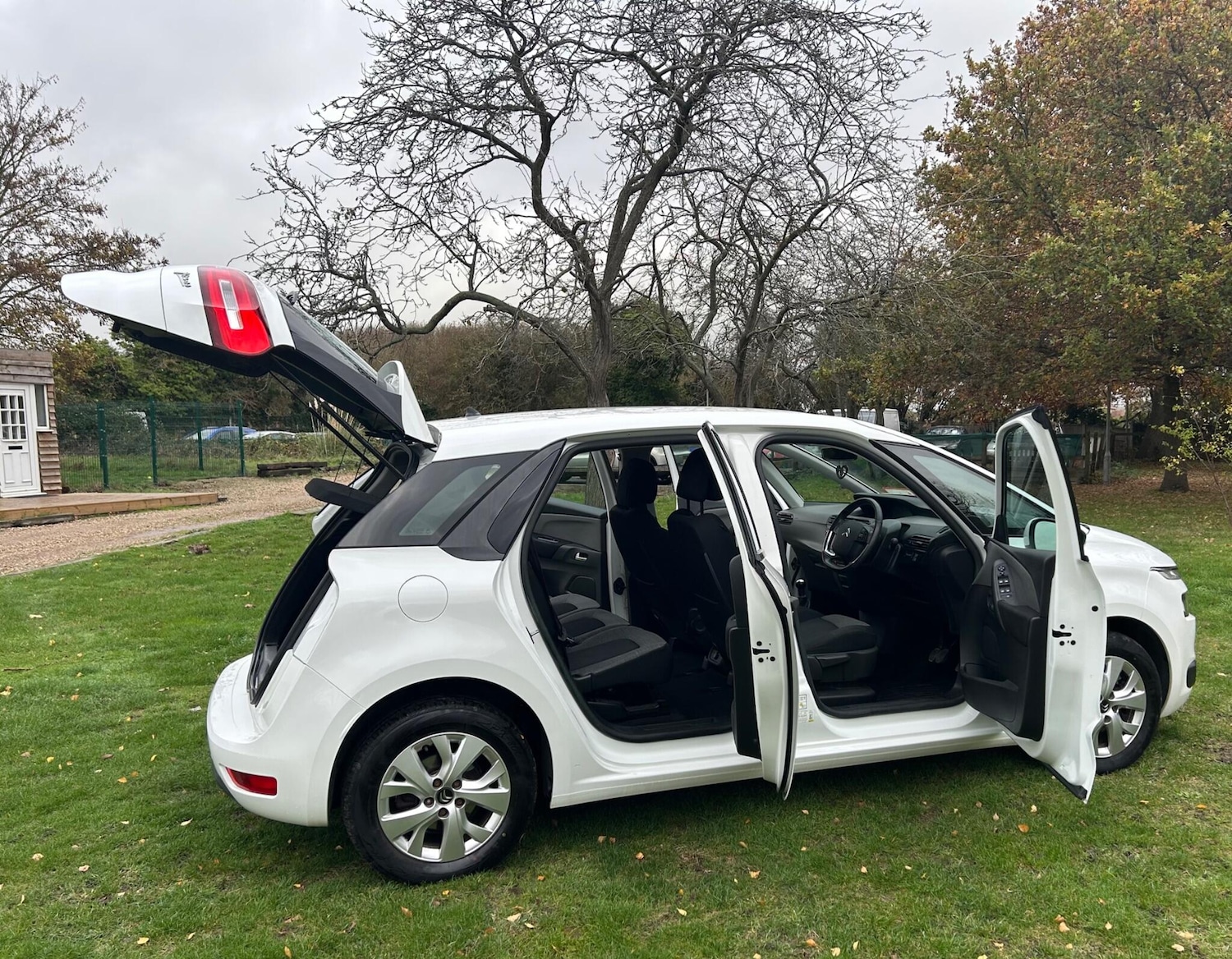 Used Citroen C4 Picasso 2014 for sale - 76550281: Photo 9