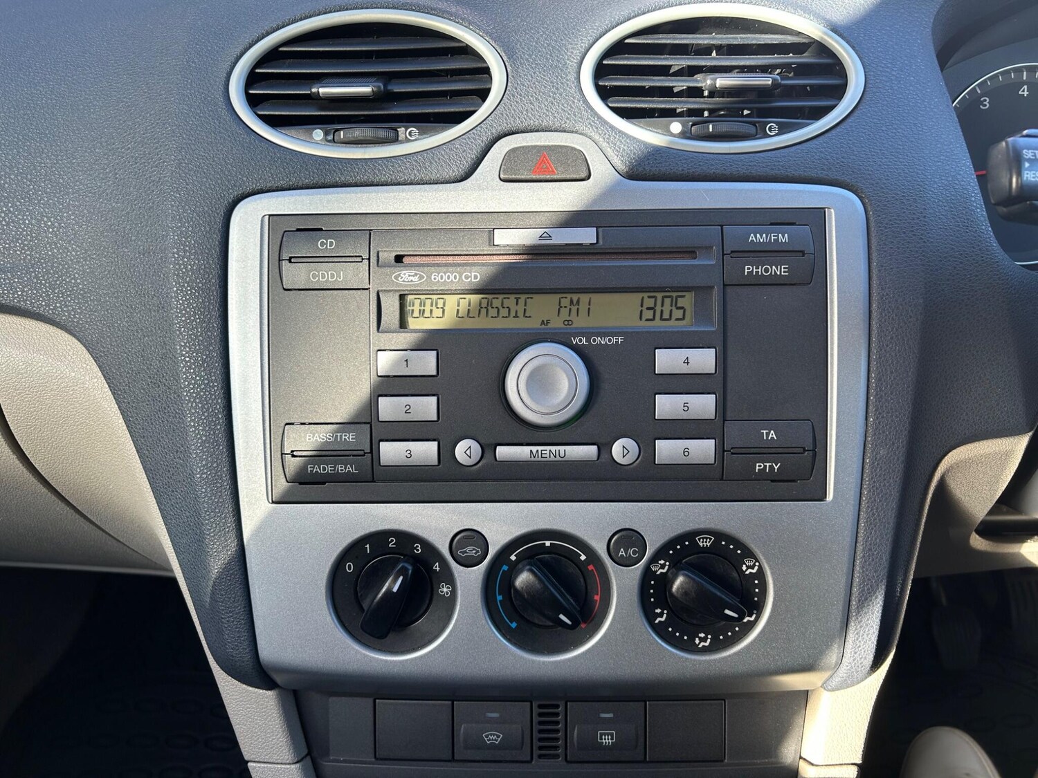 Used Ford Focus 2005 for sale - 76620151: Photo 21