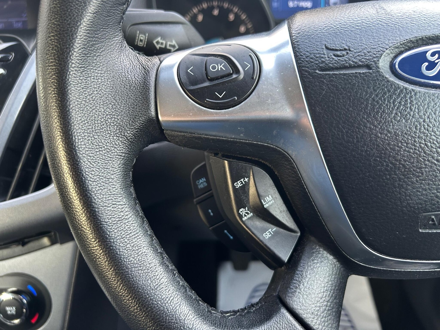 Used Ford Focus 2012 for sale - 76832709: Photo 16