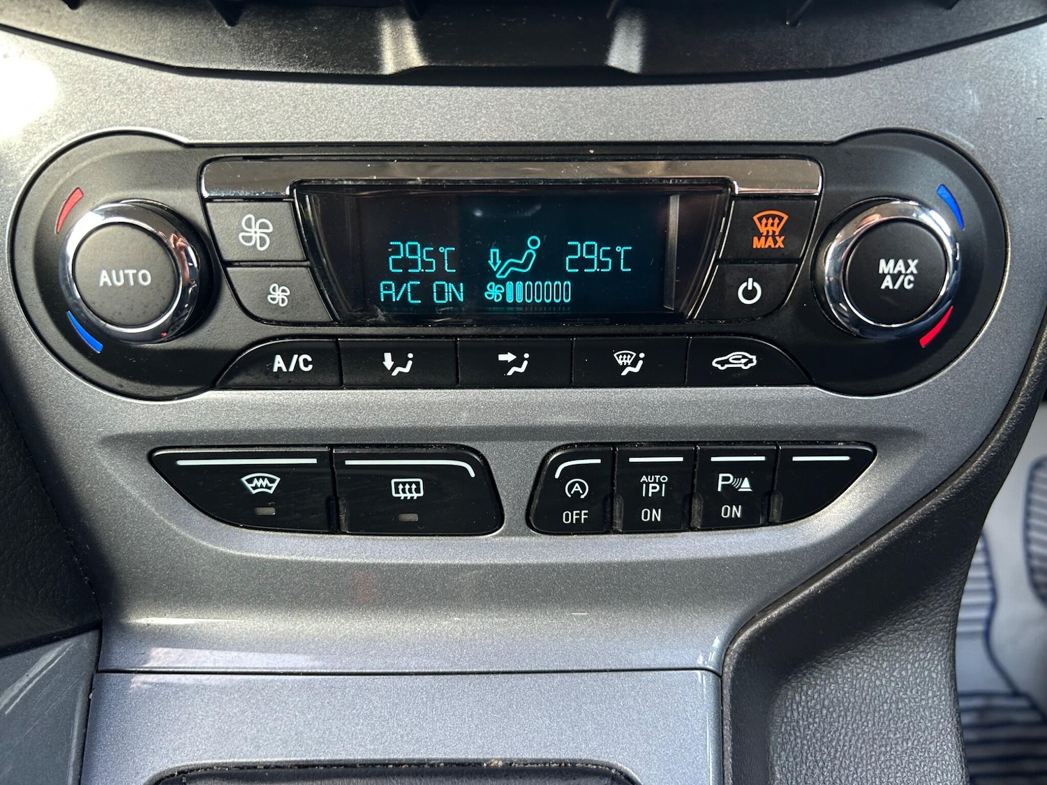 Used Ford Focus 2012 for sale - 76832709: Photo 28