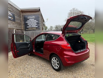 Used Ford Fiesta 2017 for sale - 77753920: Photo