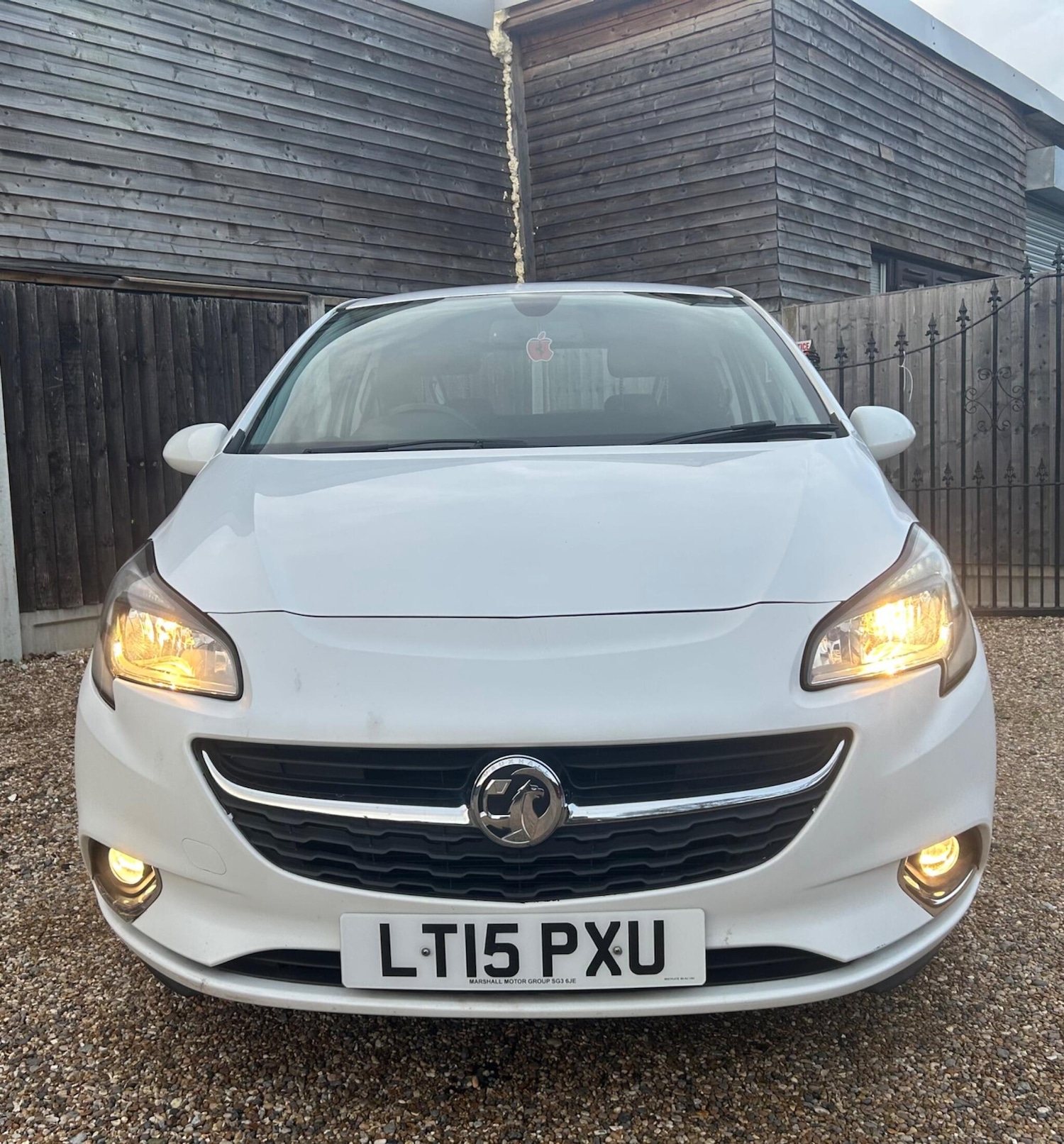 Used Vauxhall Corsa 2015 for sale - 77229973: Photo 2