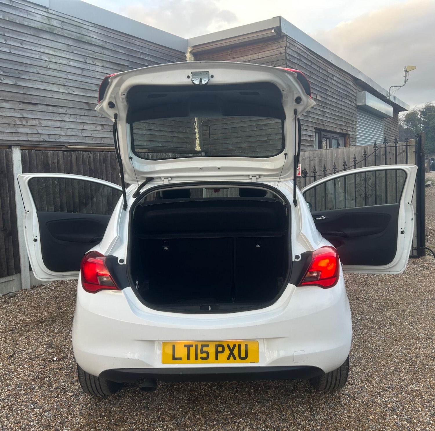 Used Vauxhall Corsa 2015 for sale - 77229973: Photo 8