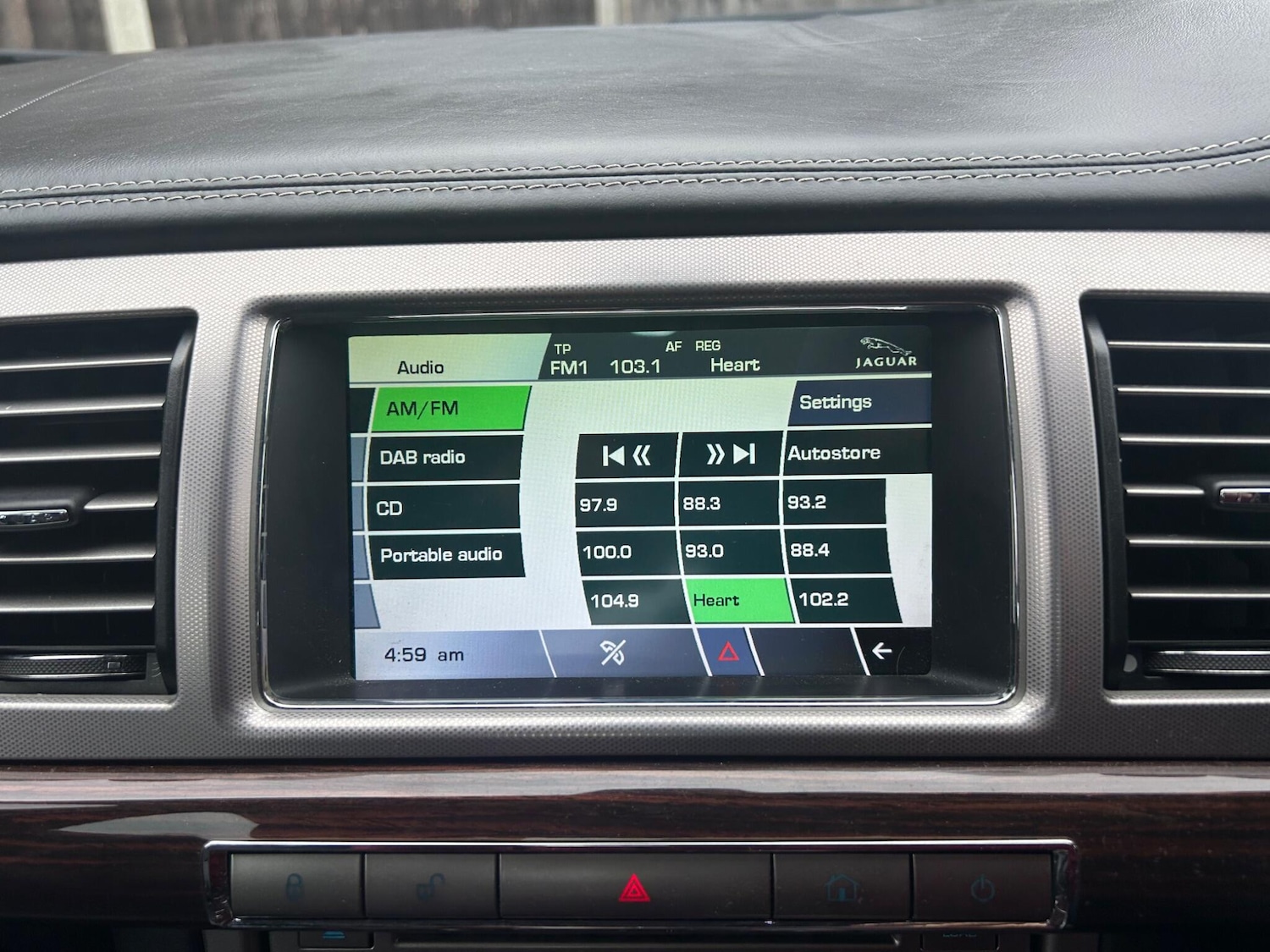 Used Jaguar XF 2009 for sale - 76727463: Photo 31