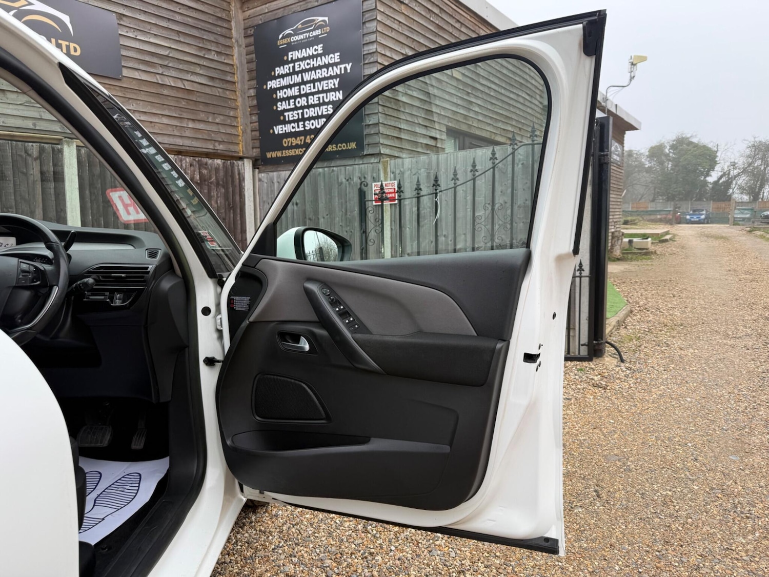 Used Citroen Grand C4 Picasso 2014 for sale - 77752898: Photo 21