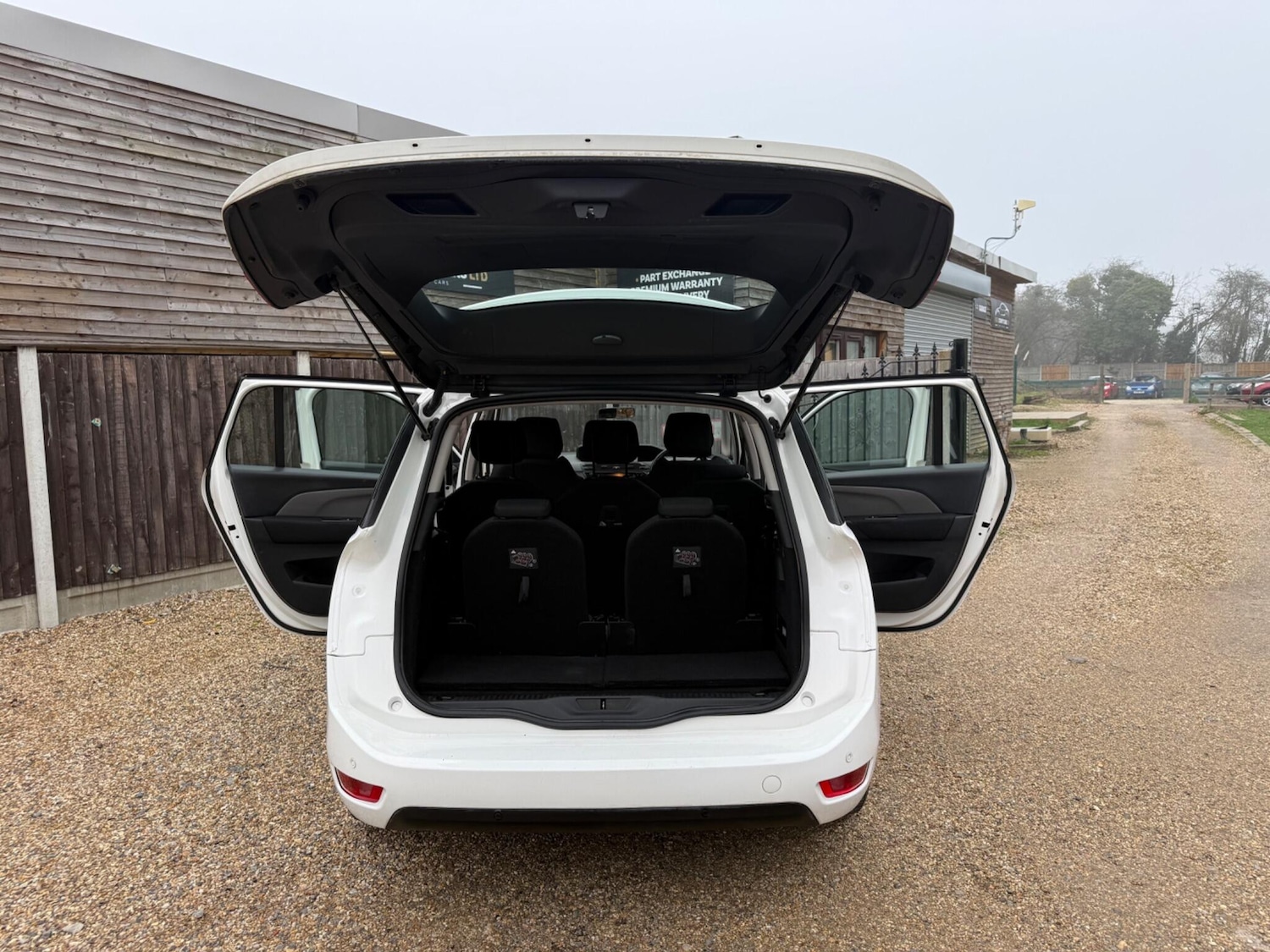 Used Citroen Grand C4 Picasso 2014 for sale - 77752898: Photo 30