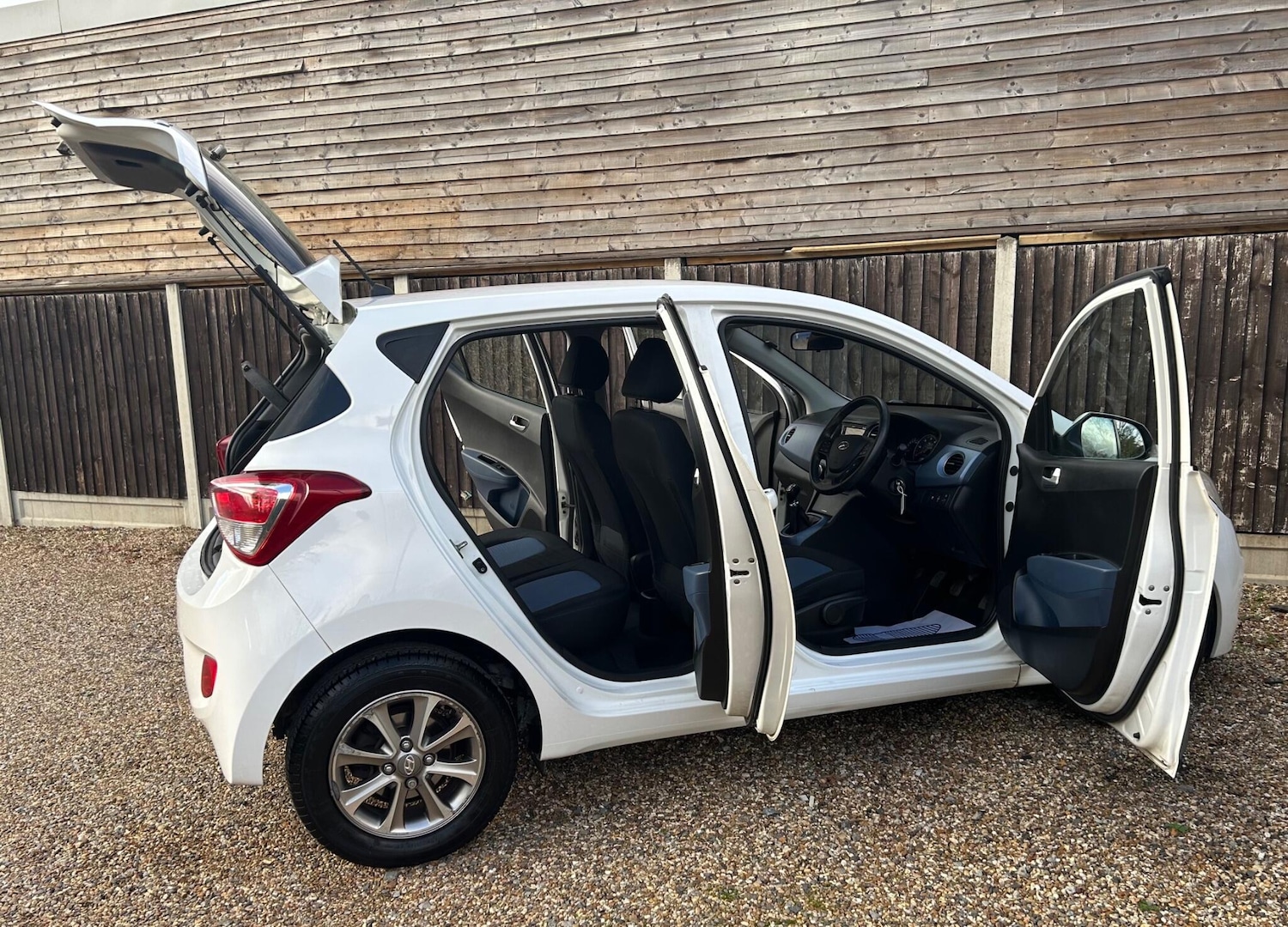 Used Hyundai i10 2016 for sale - 76561354: Photo 10