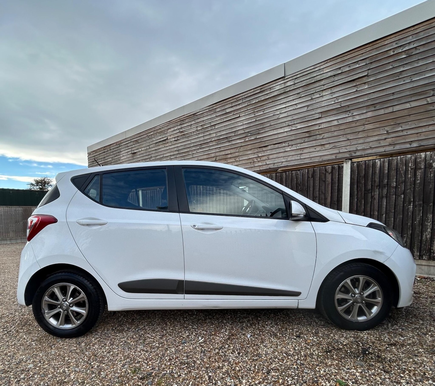 Used Hyundai i10 2016 for sale - 76561354: Photo 9