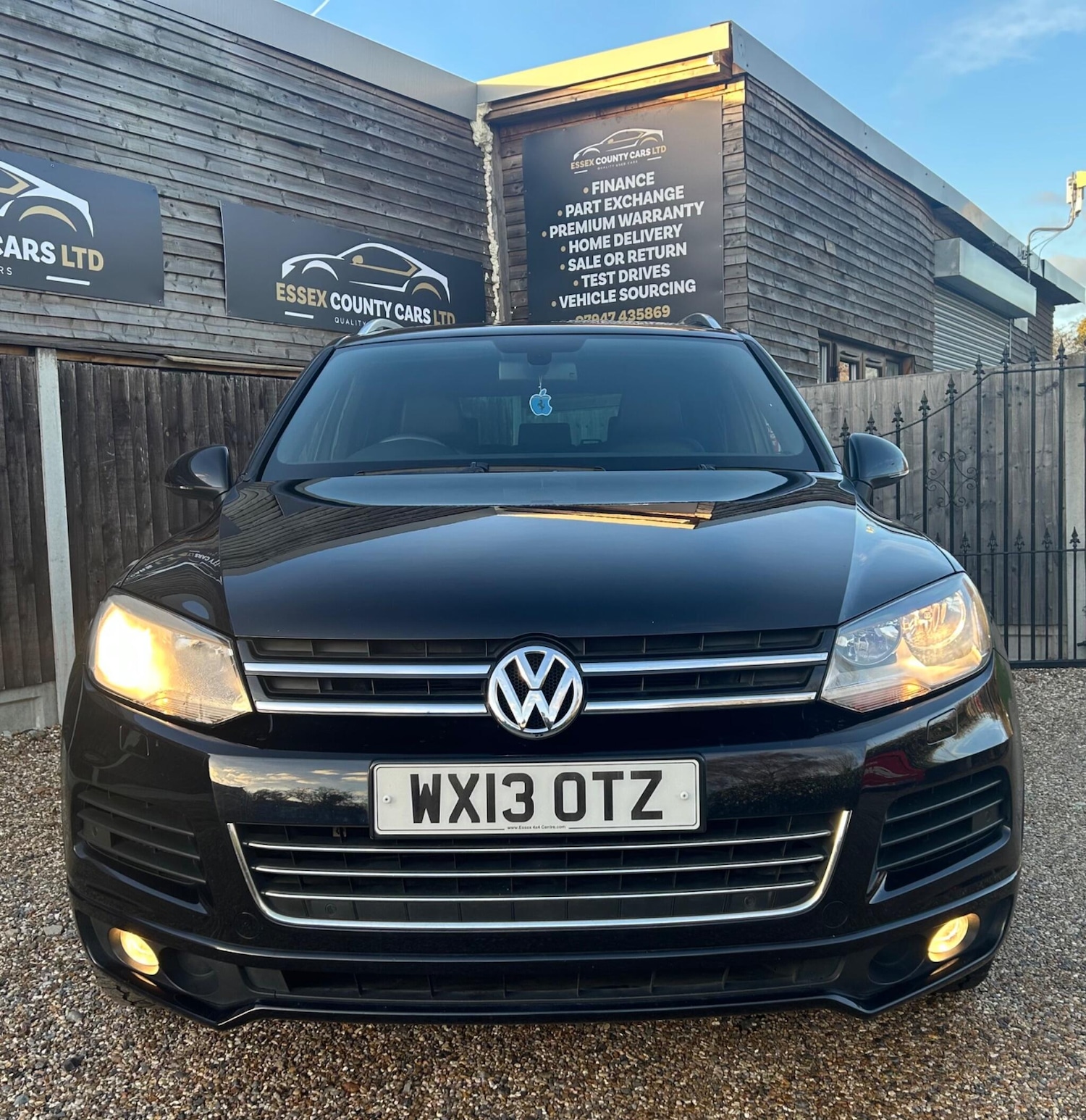 Used Volkswagen Touareg 2013 for sale - 77131427: Photo 2