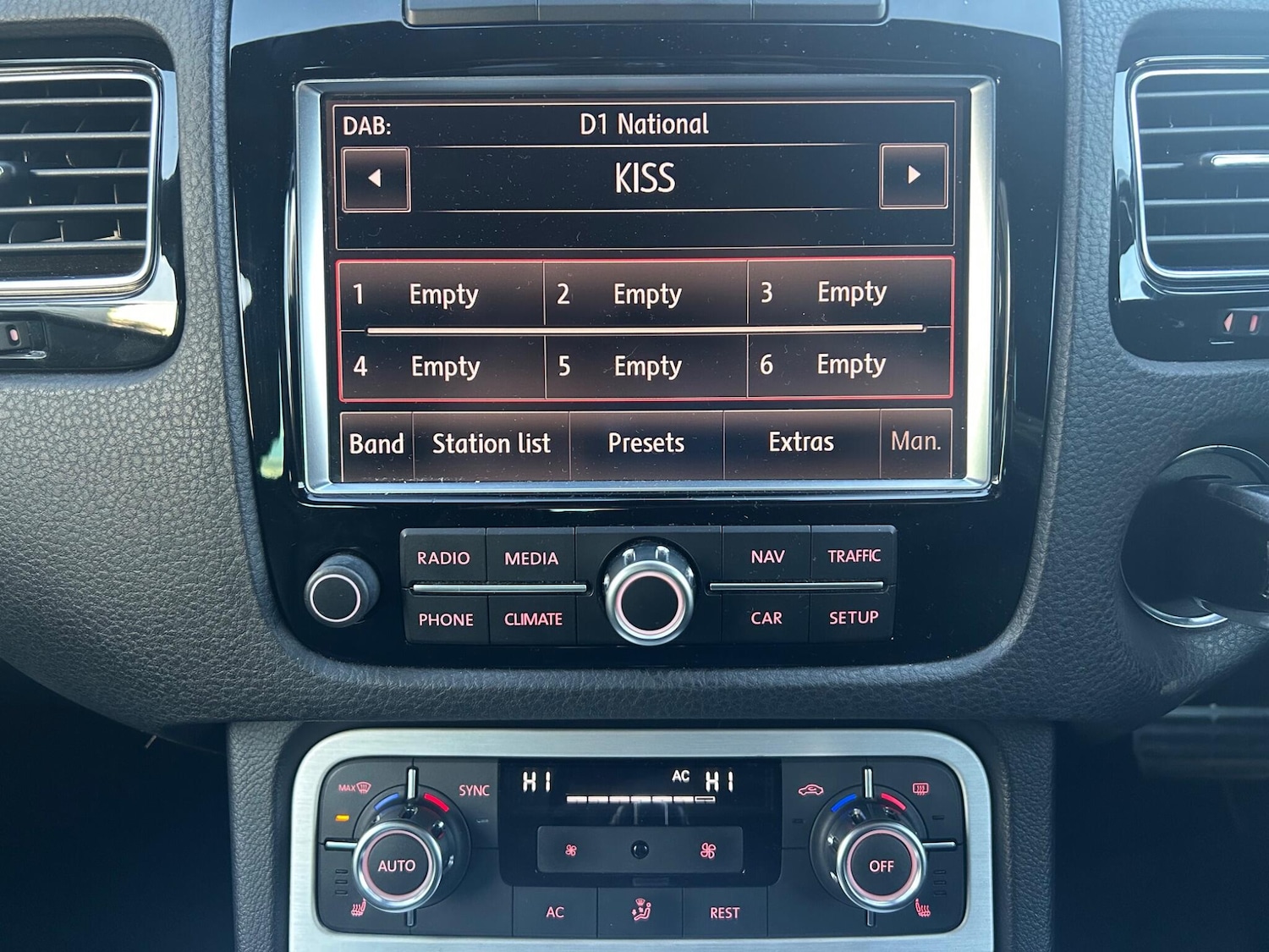 Used Volkswagen Touareg 2013 for sale - 77131427: Photo 34