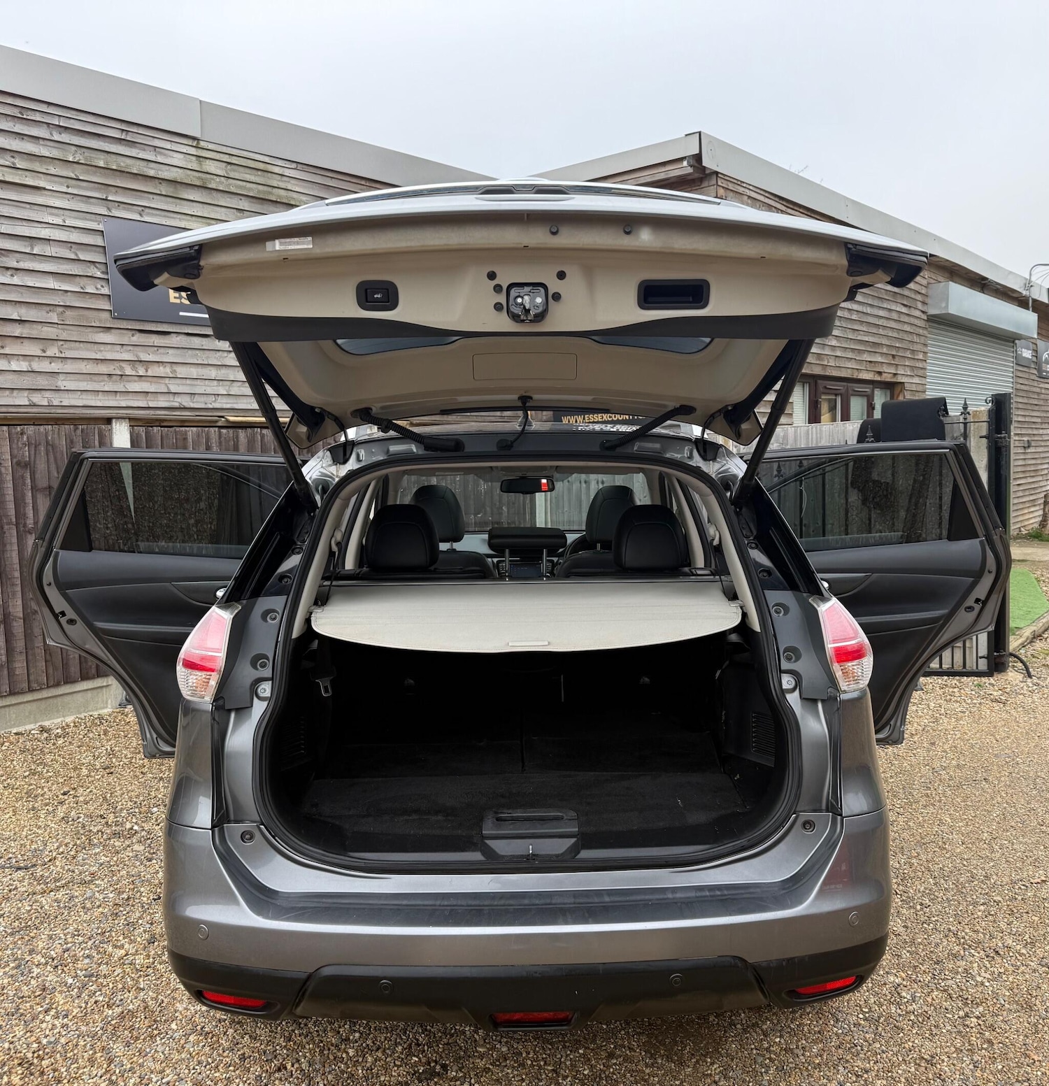 Used Nissan X-Trail for sale - 77824826: Photo 31