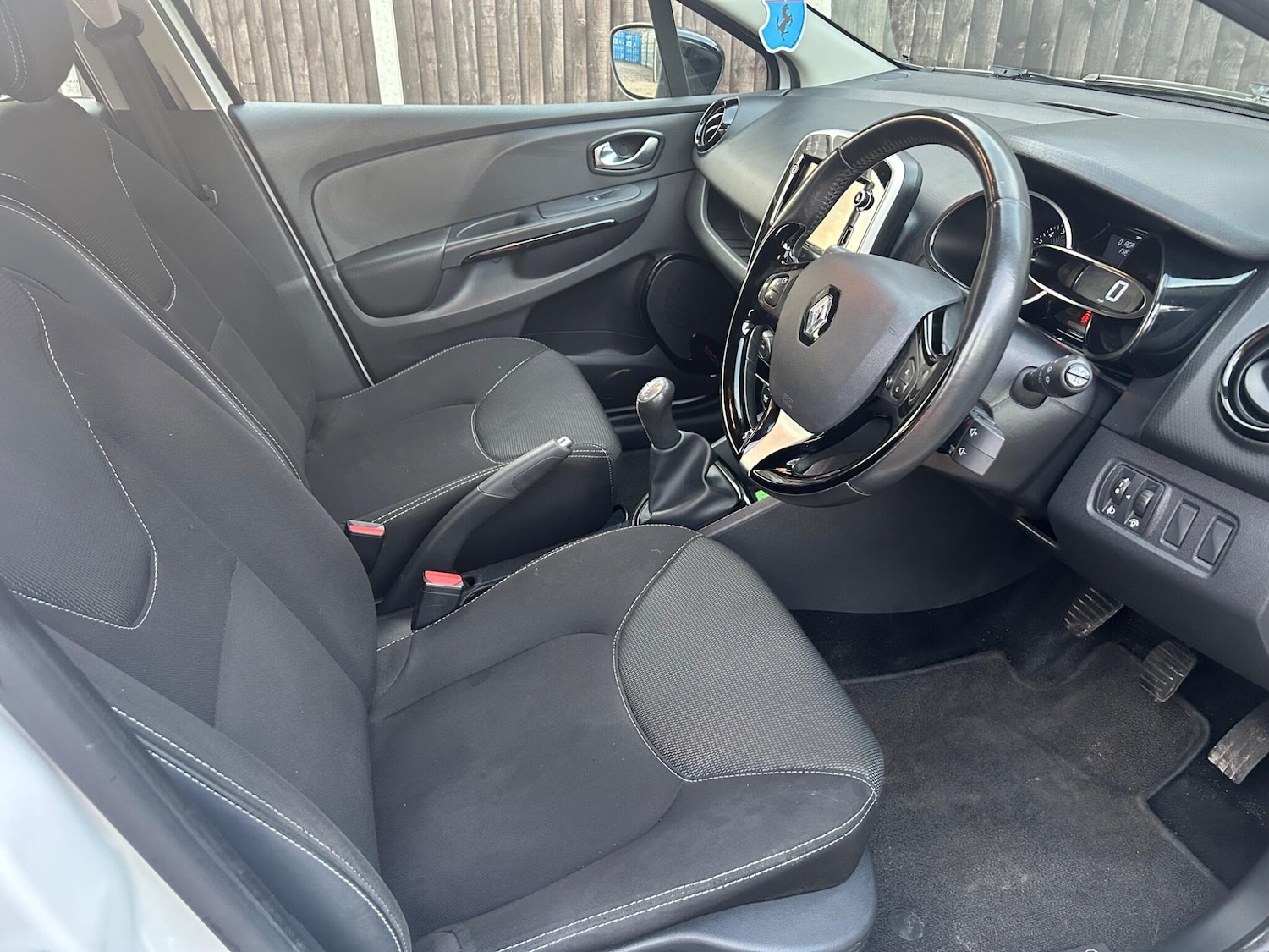 Used Renault Clio 2015 for sale - 77174621: Photo 12