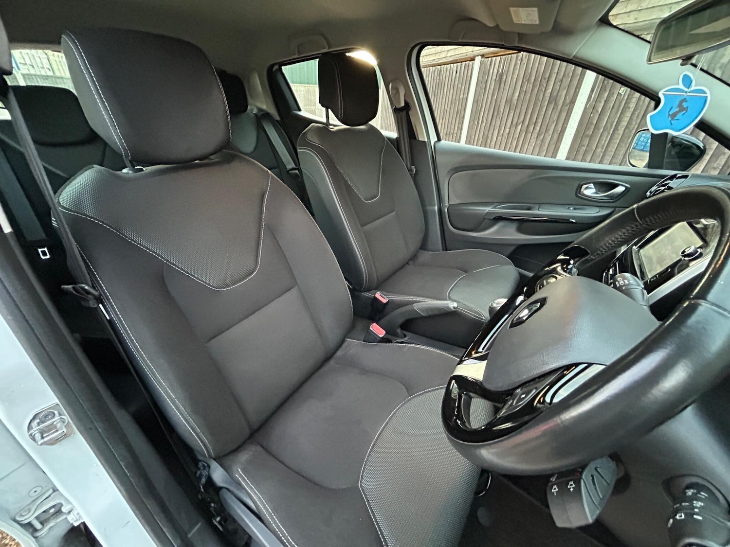 Used Renault Clio 2015 for sale - 77174621: Photo 13