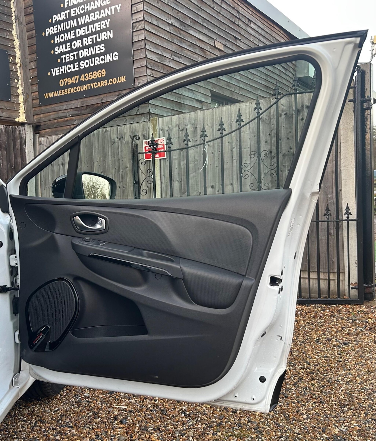 Used Renault Clio 2015 for sale - 77174621: Photo 19