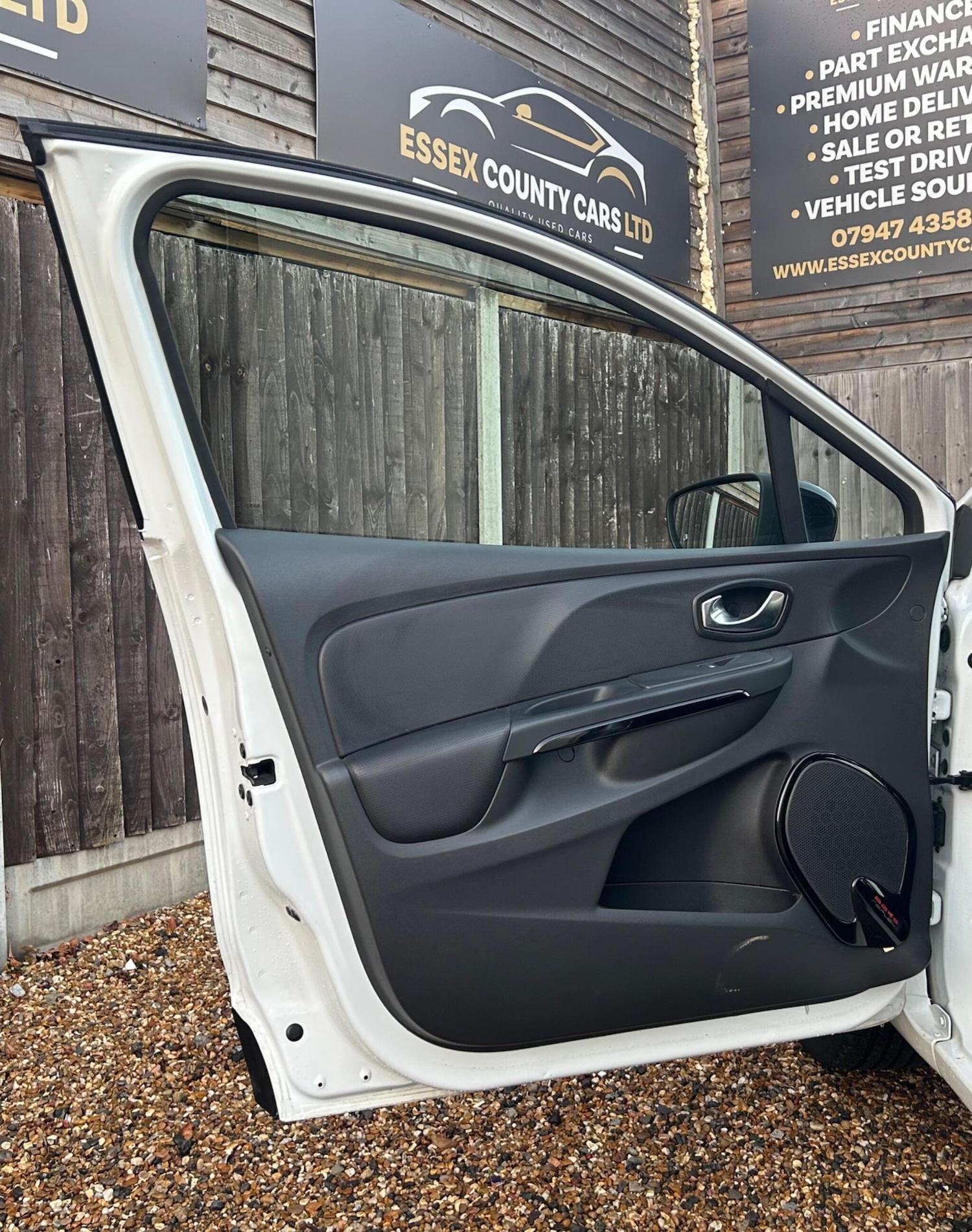 Used Renault Clio 2015 for sale - 77174621: Photo 22