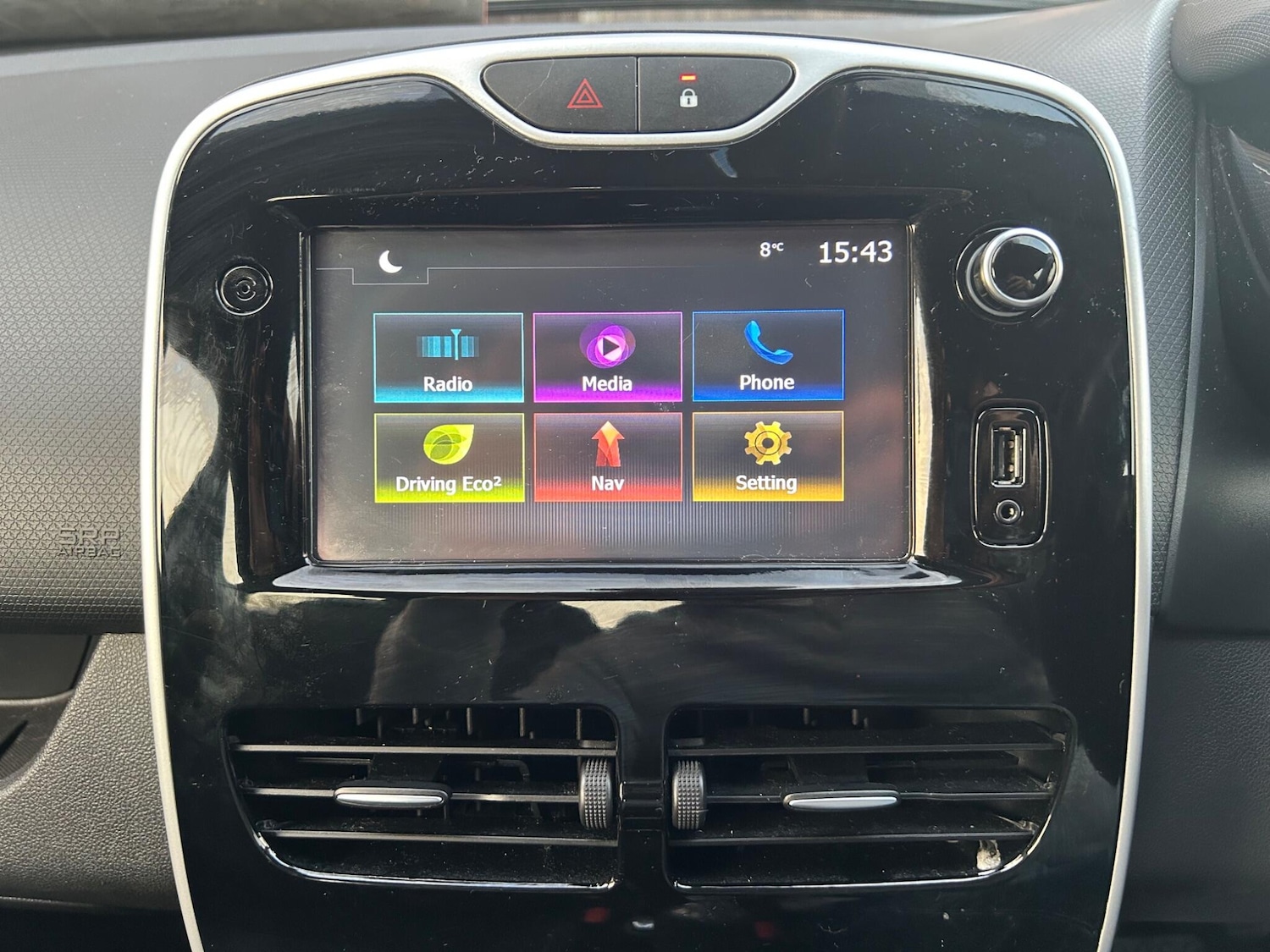 Used Renault Clio 2015 for sale - 77174621: Photo 27