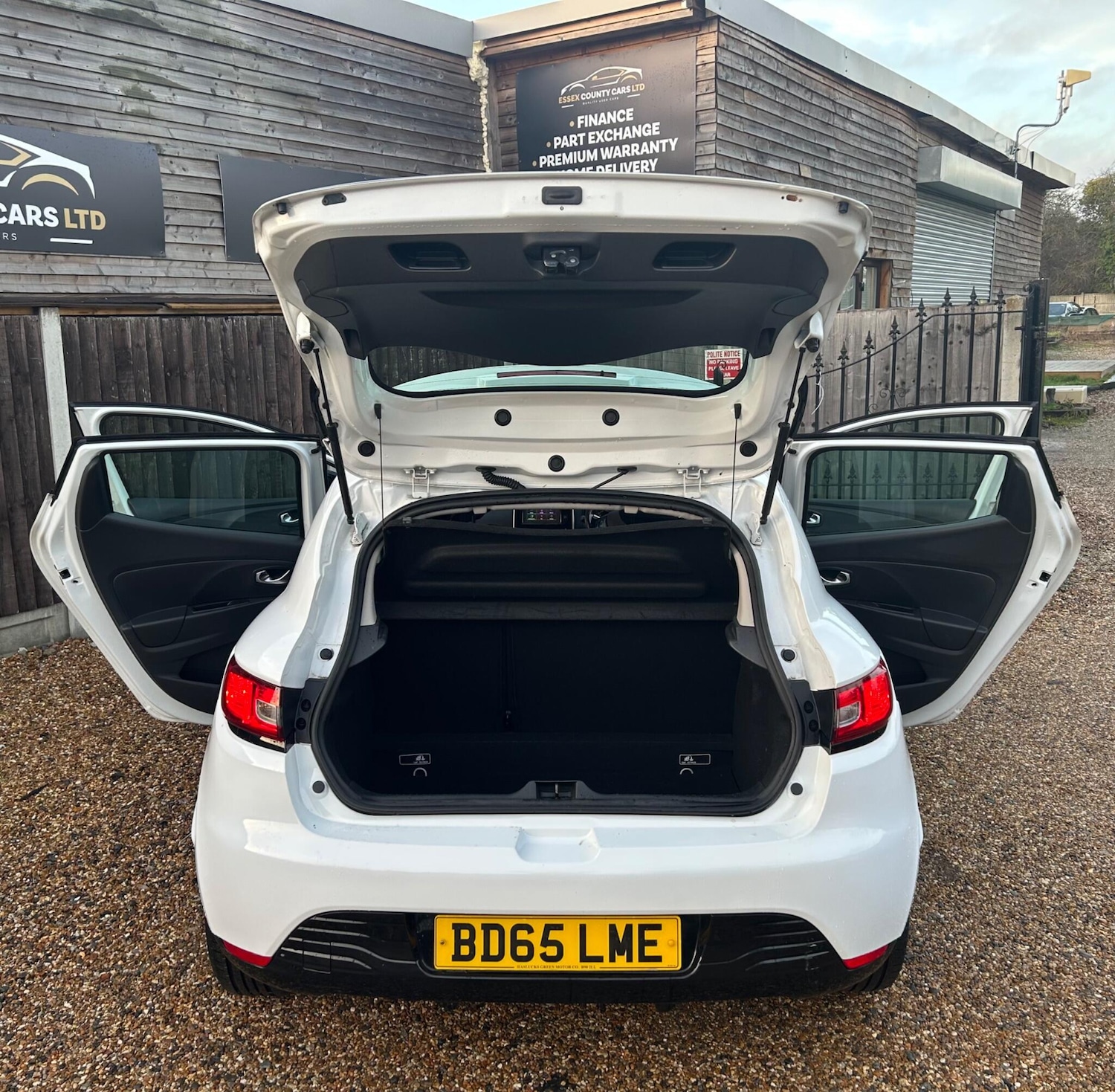 Used Renault Clio 2015 for sale - 77174621: Photo 32