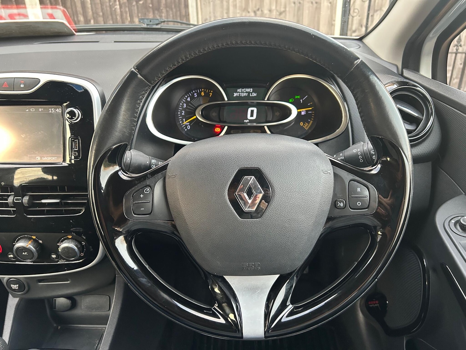 Used Renault Clio 2015 for sale - 77174621: Photo 33
