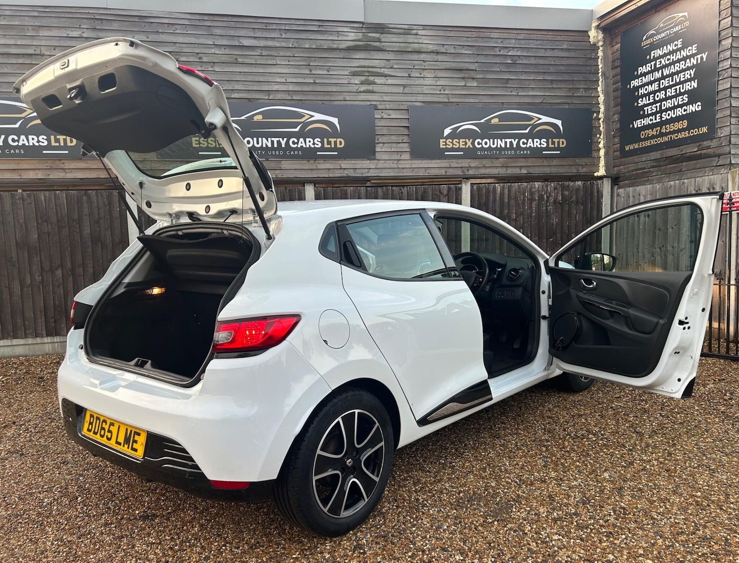 Used Renault Clio 2015 for sale - 77174621: Photo 9