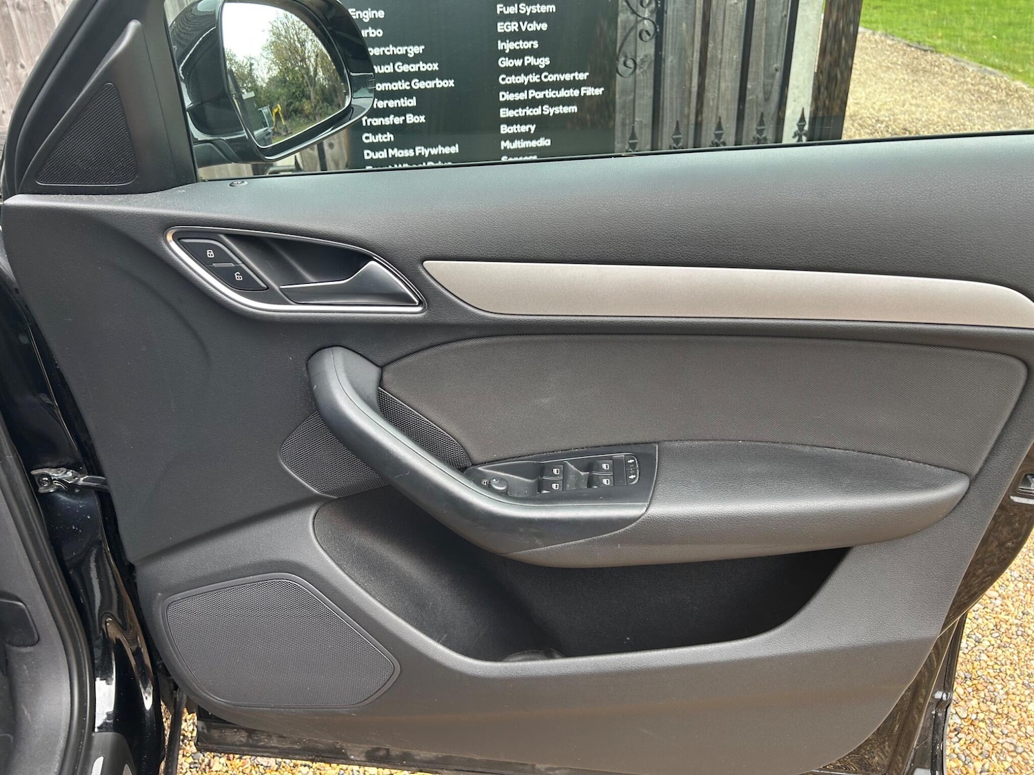 Used Audi Q3 2014 for sale - 76824275: Photo 23