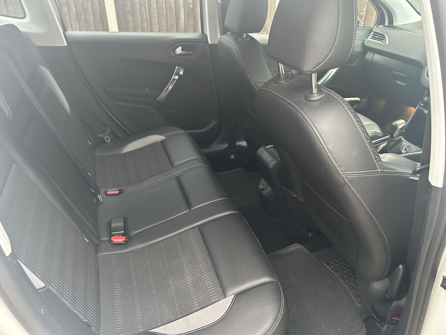 Used Peugeot 2008 2014 for sale - 76657933: Photo 14