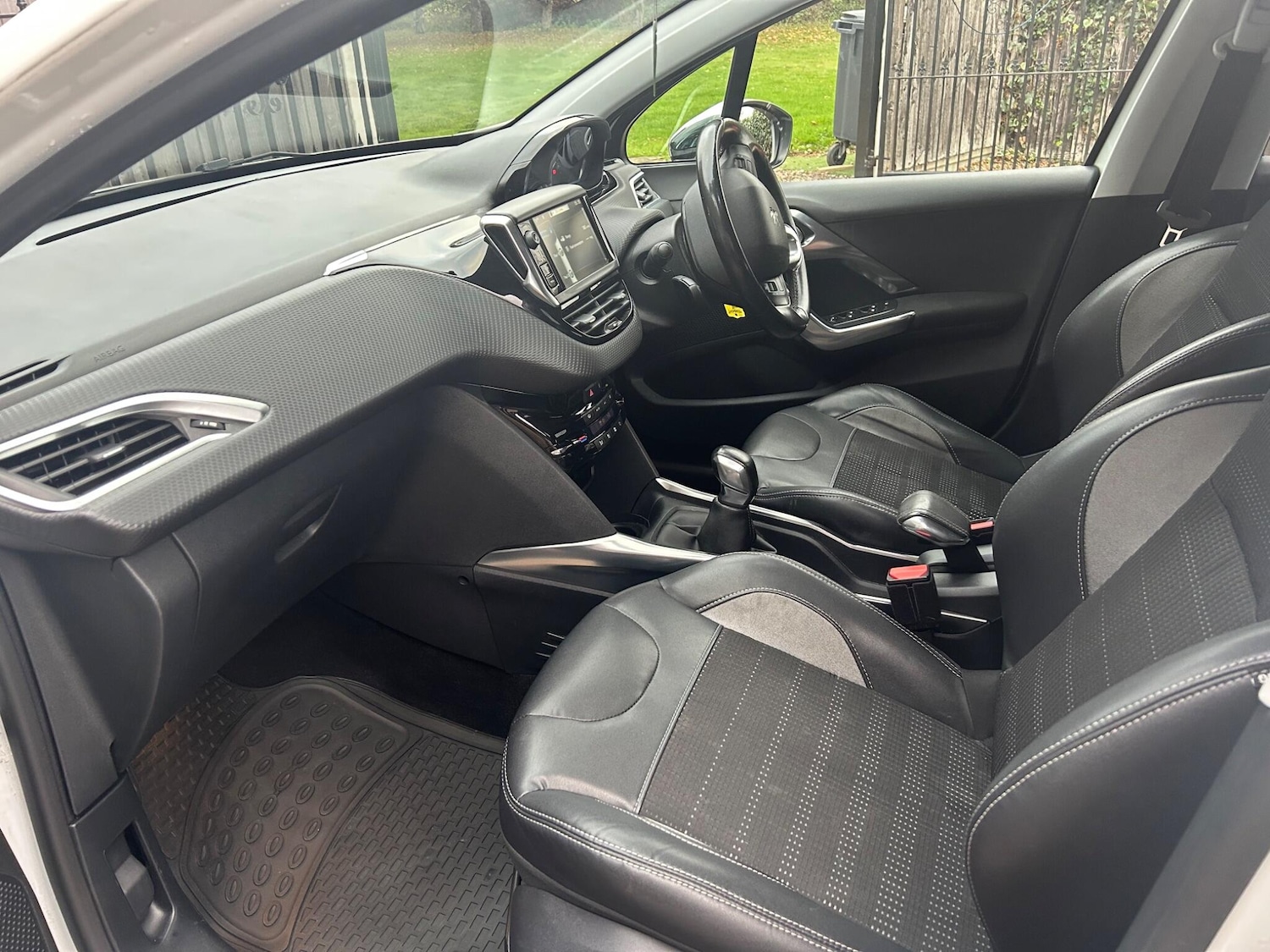 Used Peugeot 2008 2014 for sale - 76657933: Photo 32