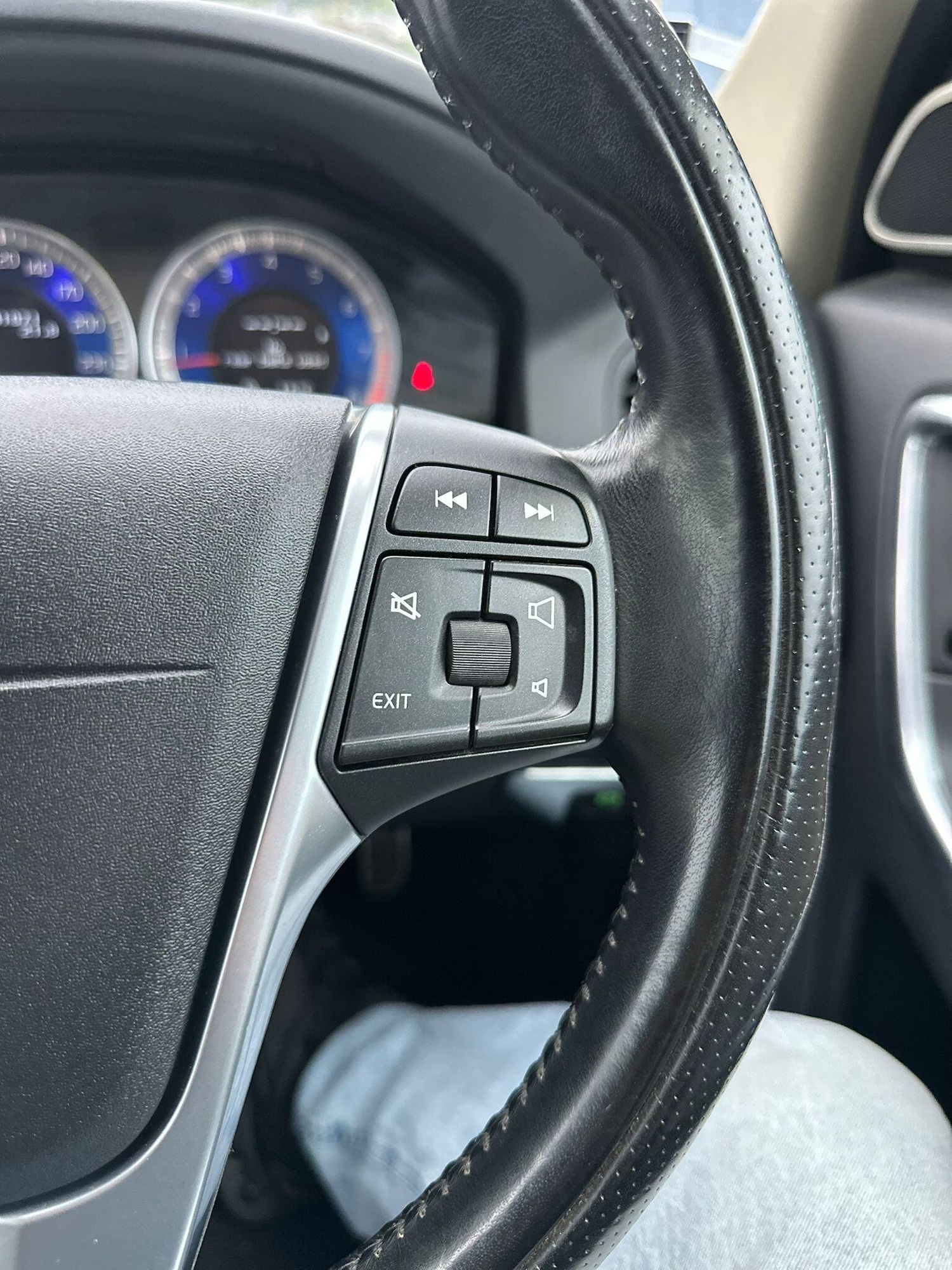 Used Volvo XC60 2025 for sale - 76993093: Photo 32