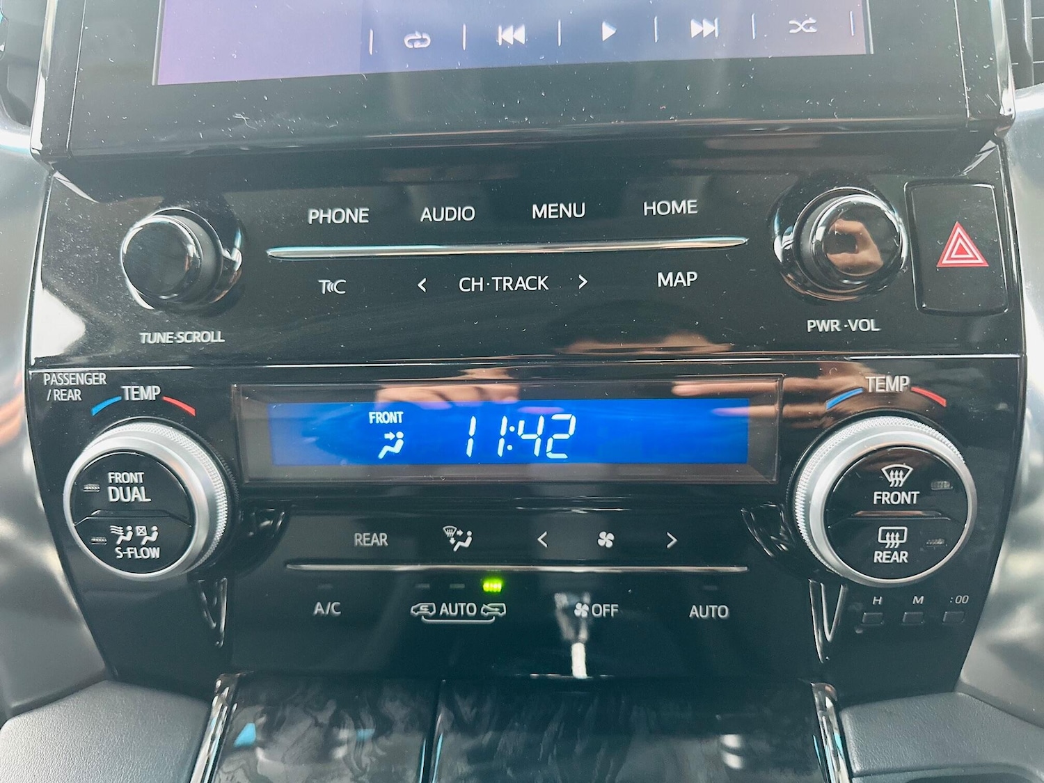 Used Toyota Alphard for sale - 76752760: Photo 21