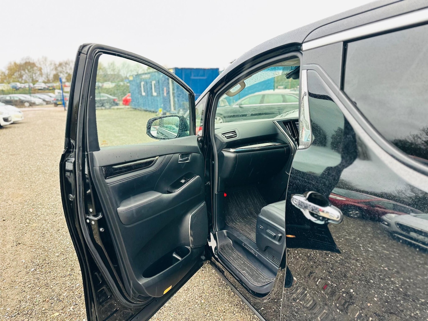 Used Toyota Alphard for sale - 76752760: Photo 32