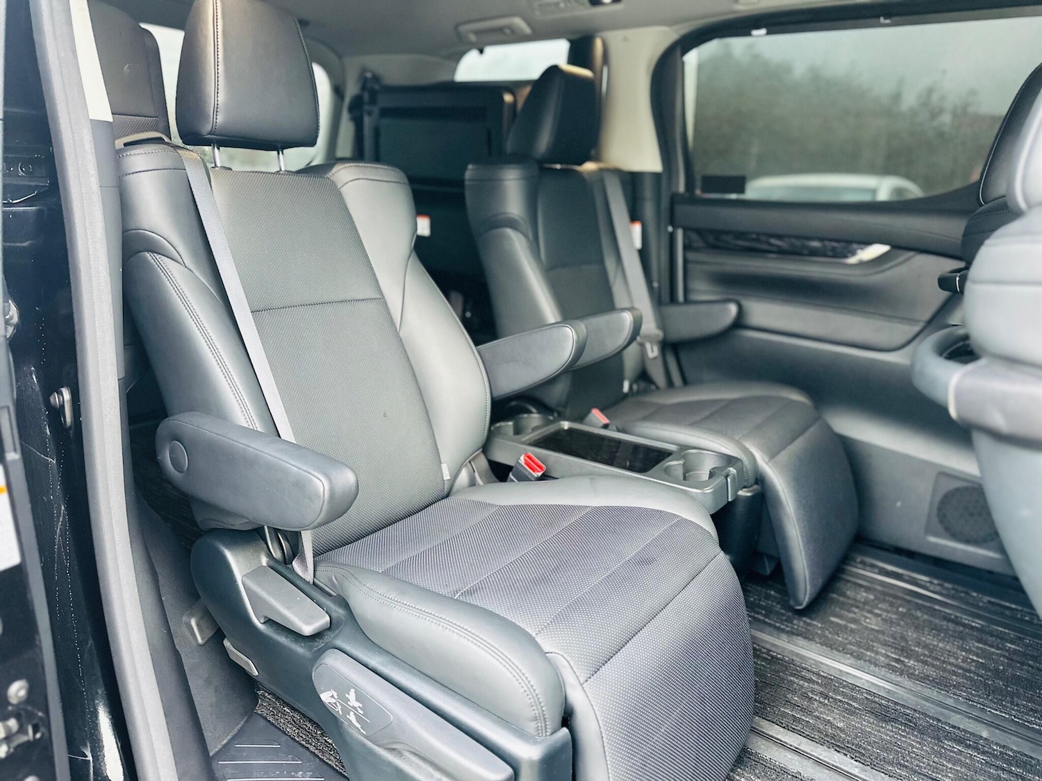 Used Toyota Alphard for sale - 76752760: Photo 38