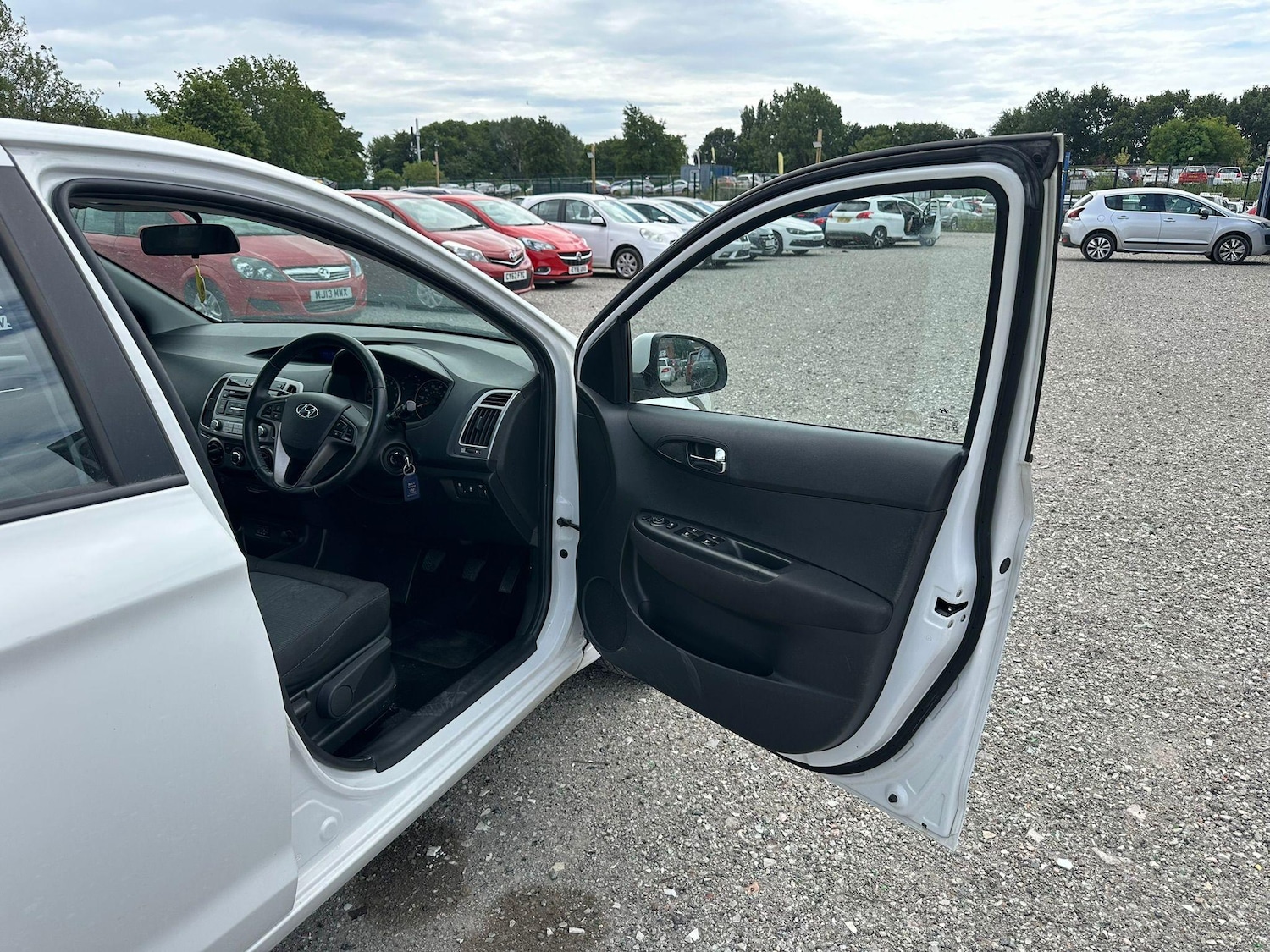 Used Hyundai i20 2014 for sale - 77575207: Photo 9