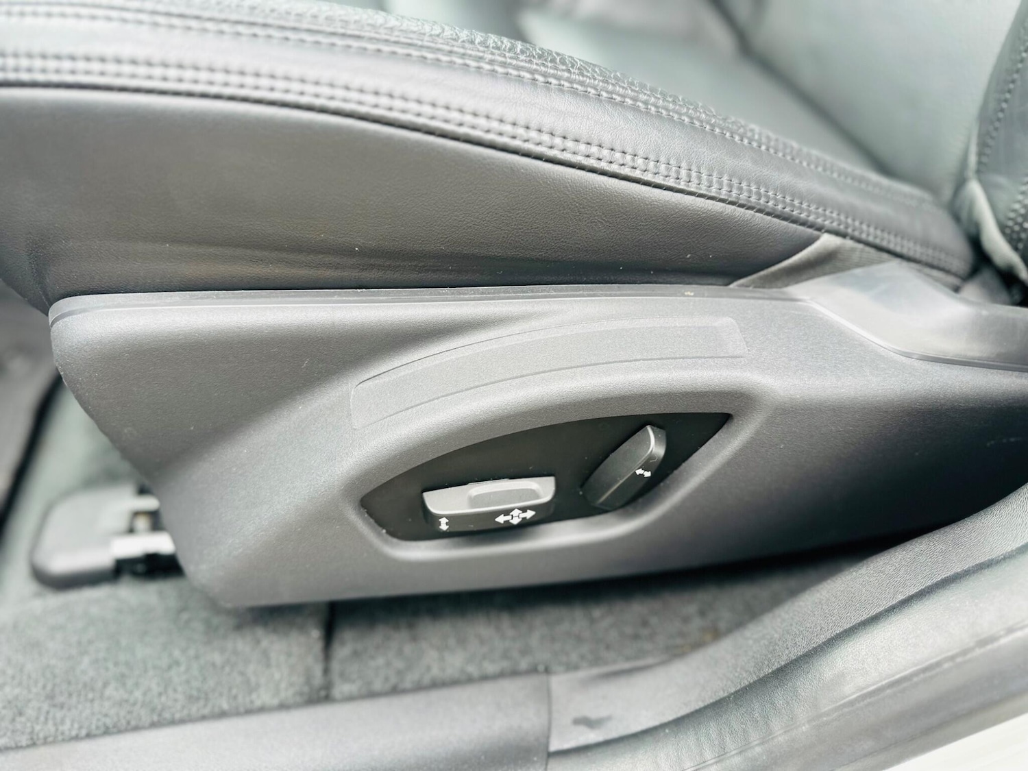 Used Volvo XC60 for sale - 77682852: Photo 17