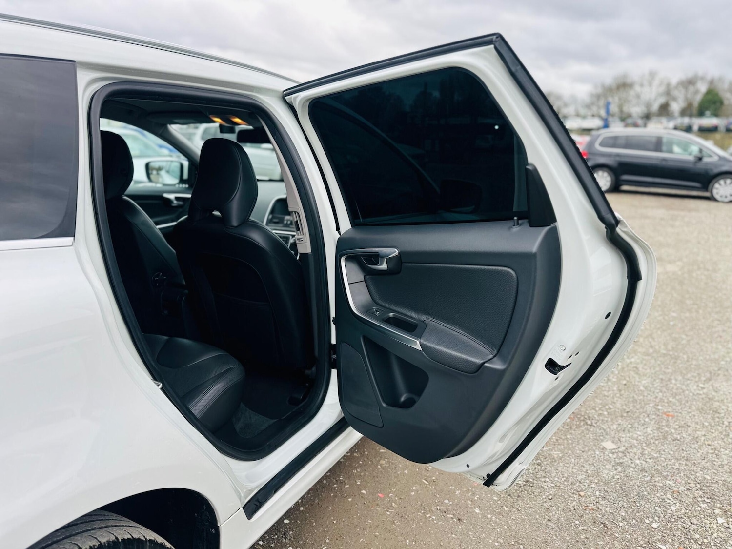 Used Volvo XC60 for sale - 77682852: Photo 22