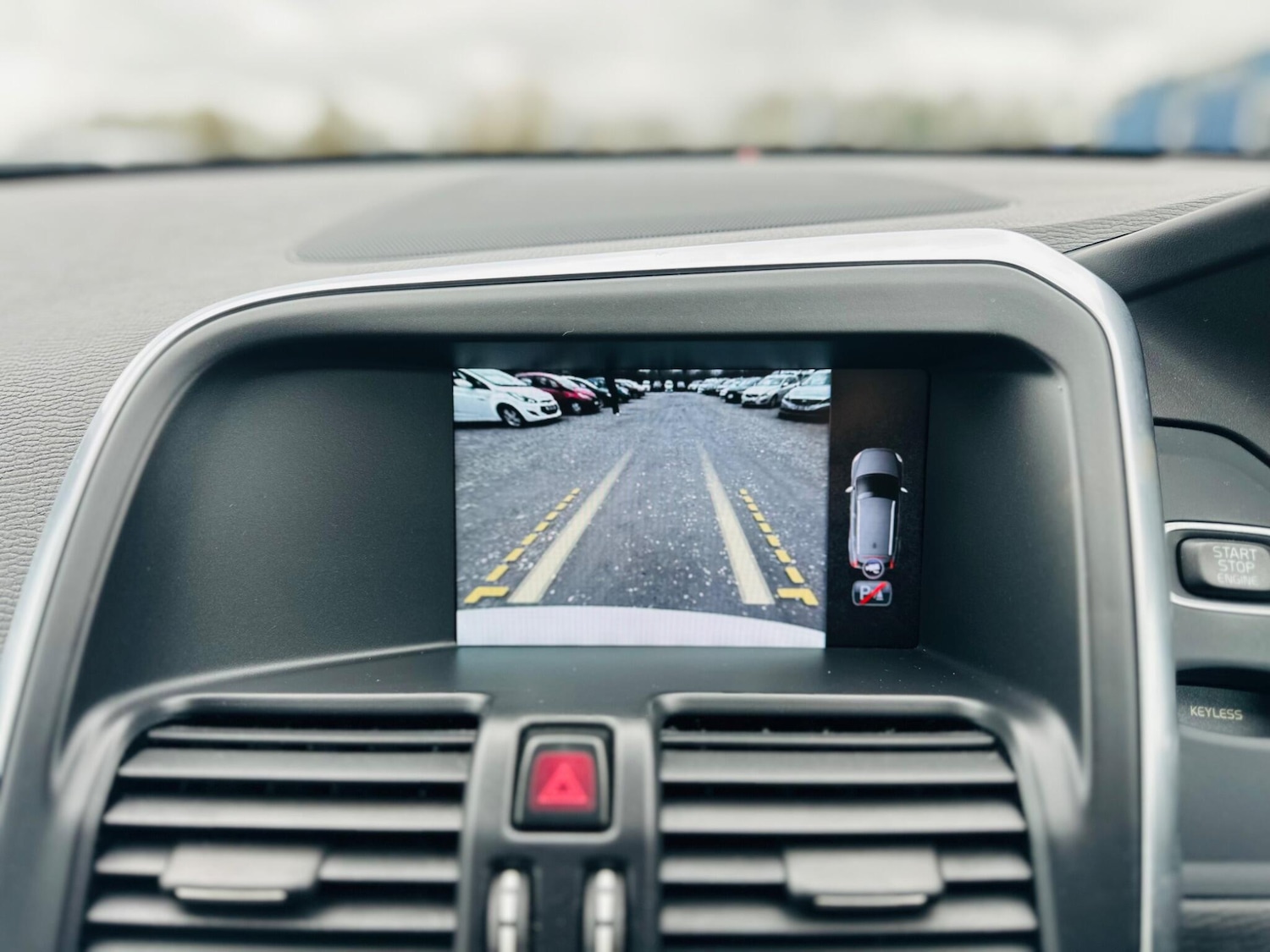 Used Volvo XC60 for sale - 77682852: Photo 29