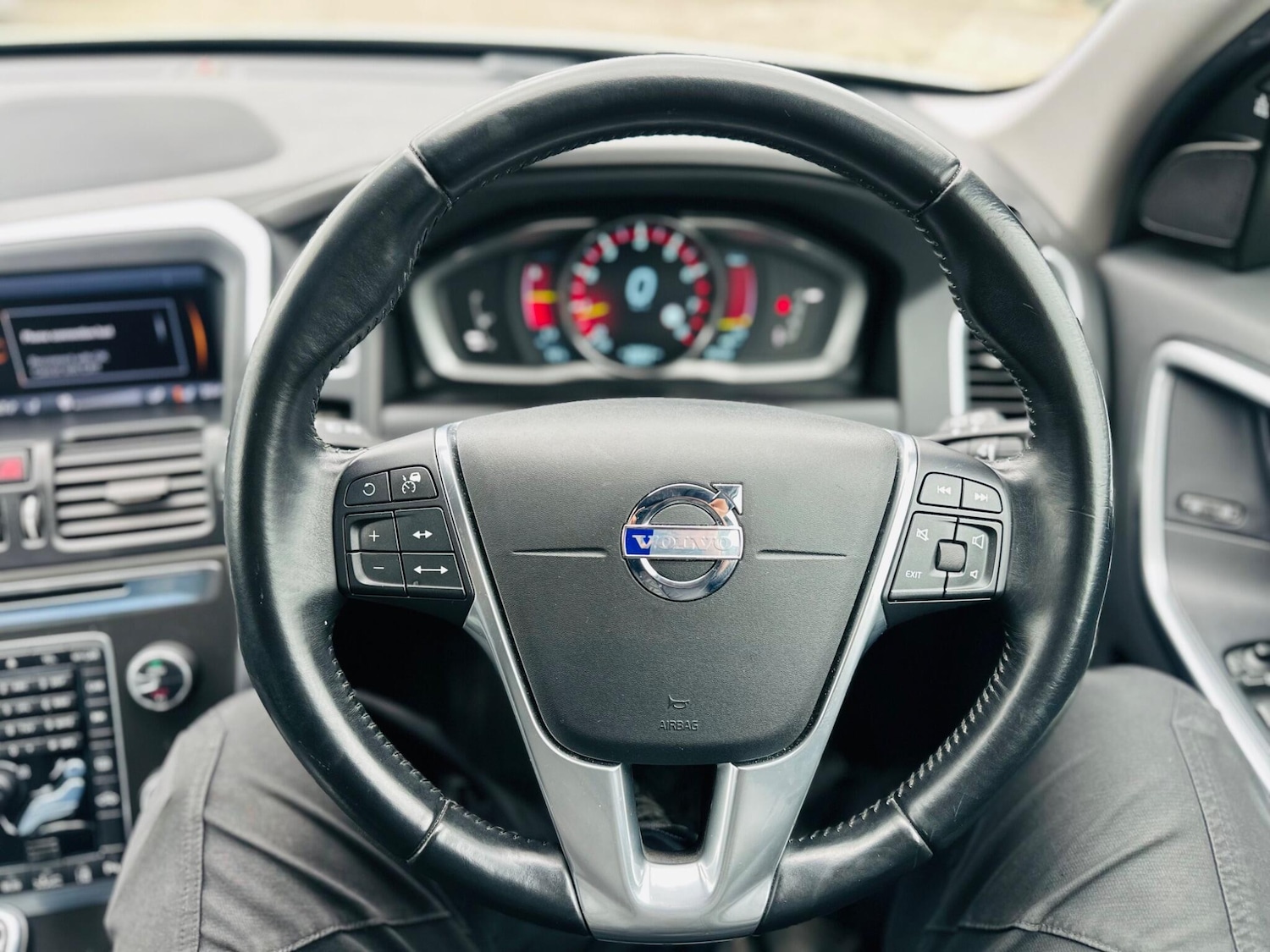 Used Volvo XC60 for sale - 77682852: Photo 34