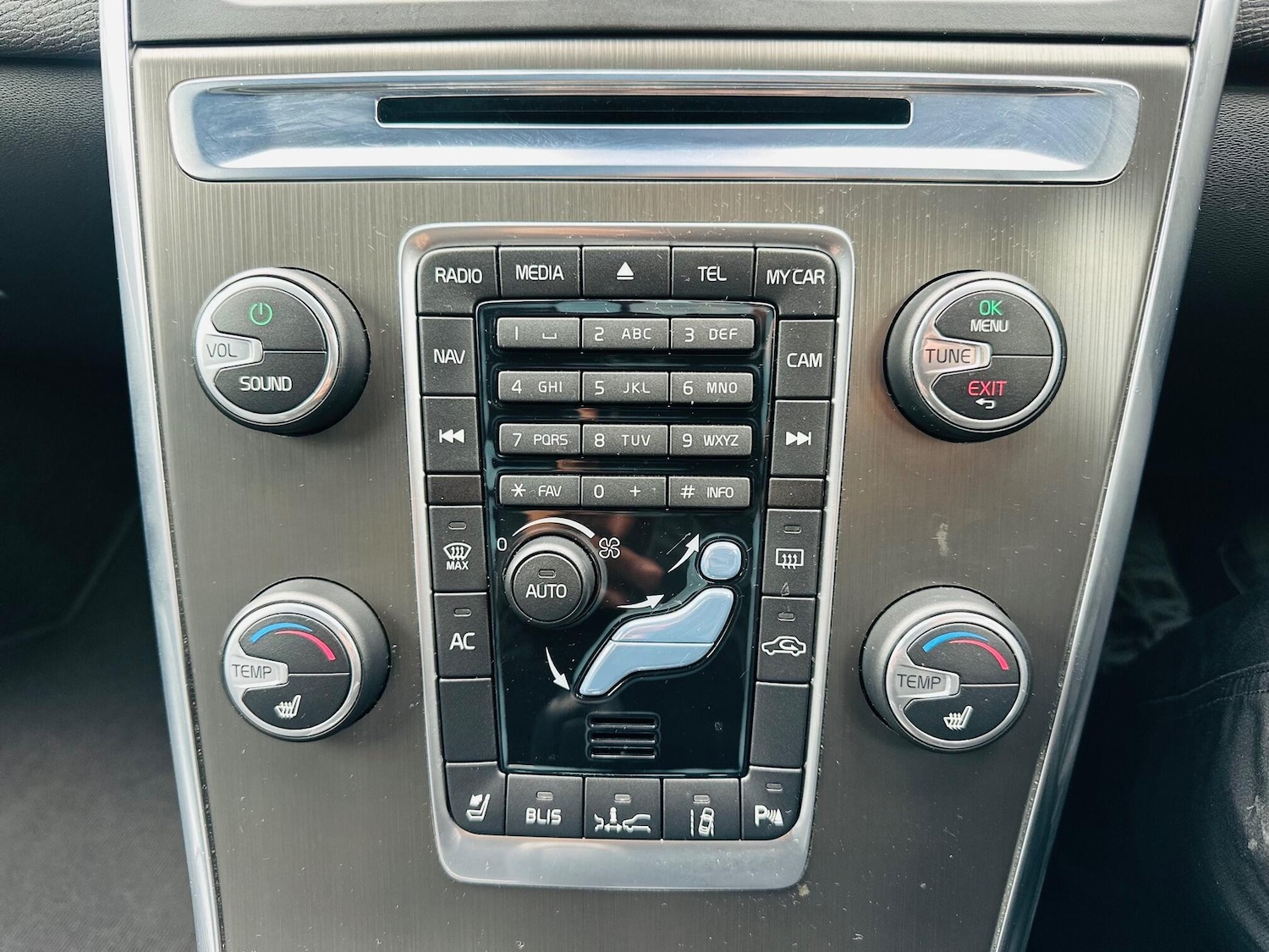 Used Volvo XC60 for sale - 77682852: Photo 42