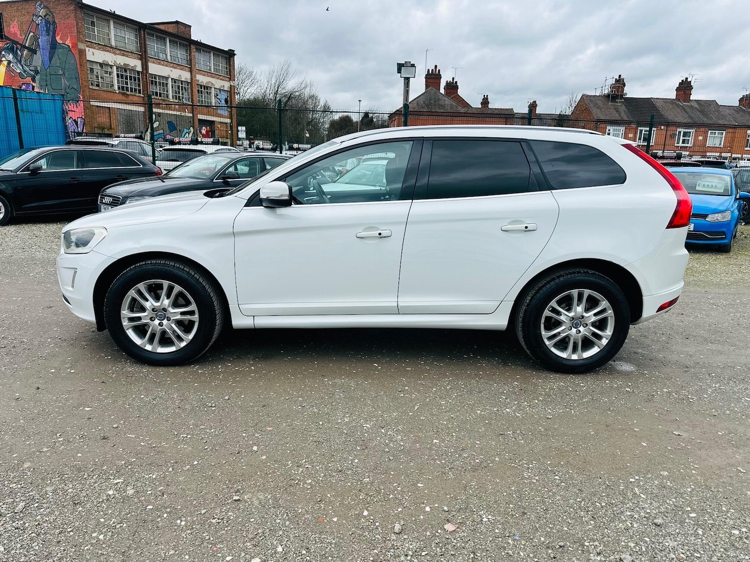 Used Volvo XC60 for sale - 77682852: Photo 5