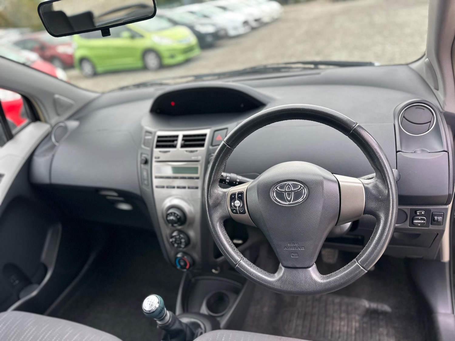 Used Toyota Yaris 2010 for sale - 76336884: Photo 15