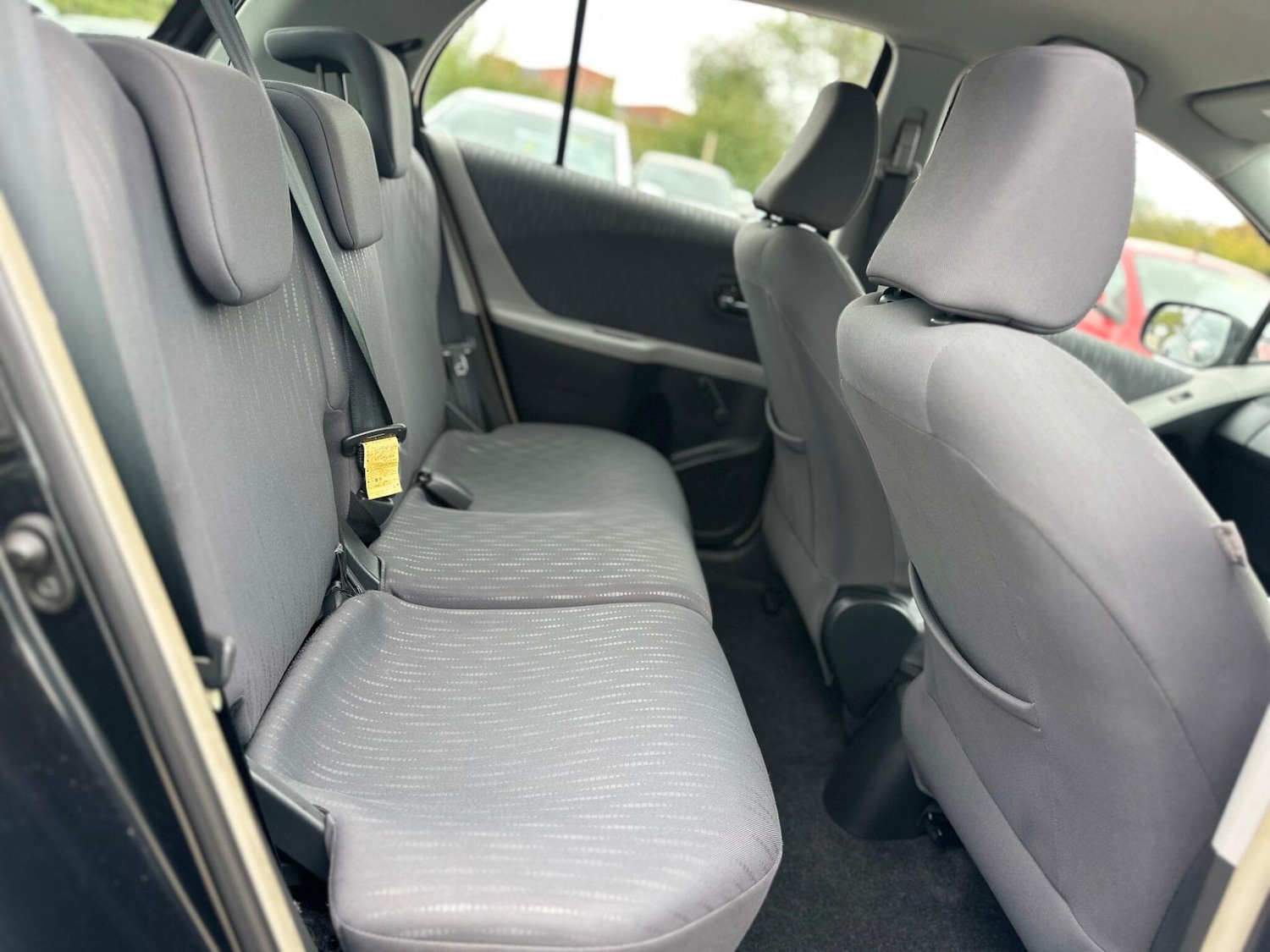 Used Toyota Yaris 2010 for sale - 76336884: Photo 17