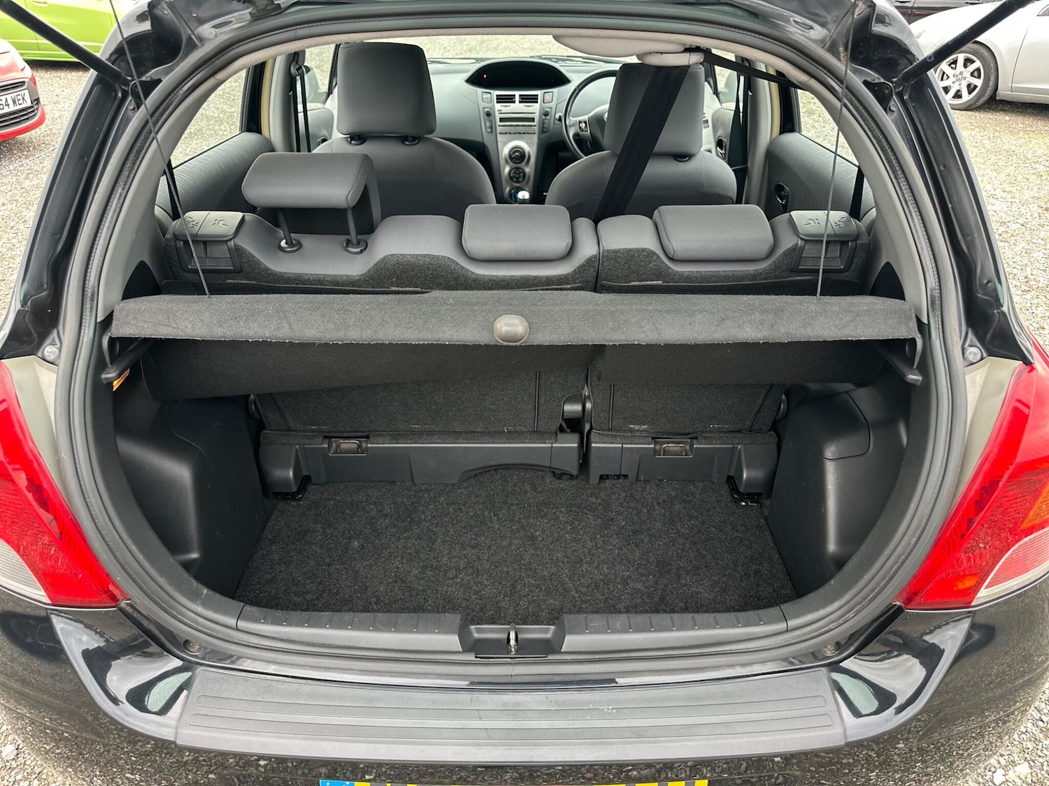 Used Toyota Yaris 2010 for sale - 76336884: Photo 19