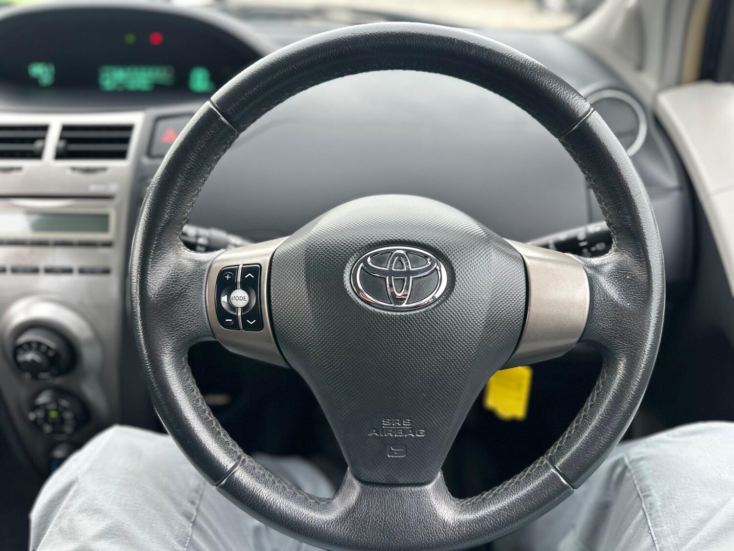 Used Toyota Yaris 2010 for sale - 76336884: Photo 25