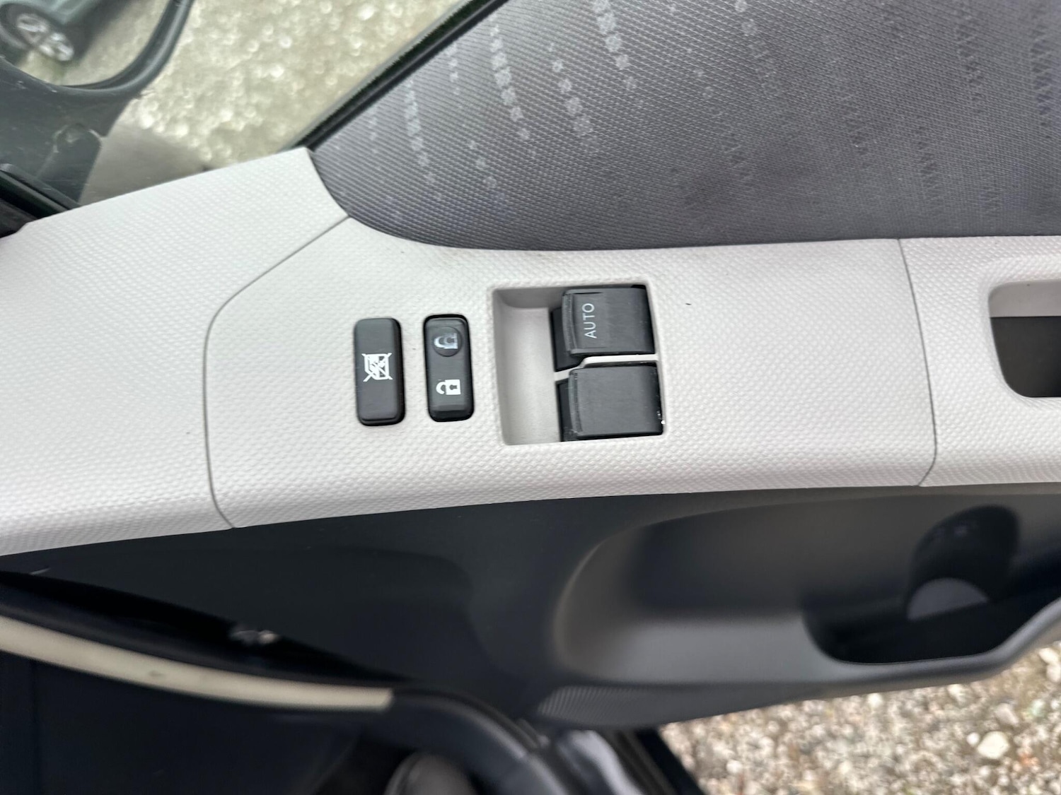 Used Toyota Yaris 2010 for sale - 76336884: Photo 30
