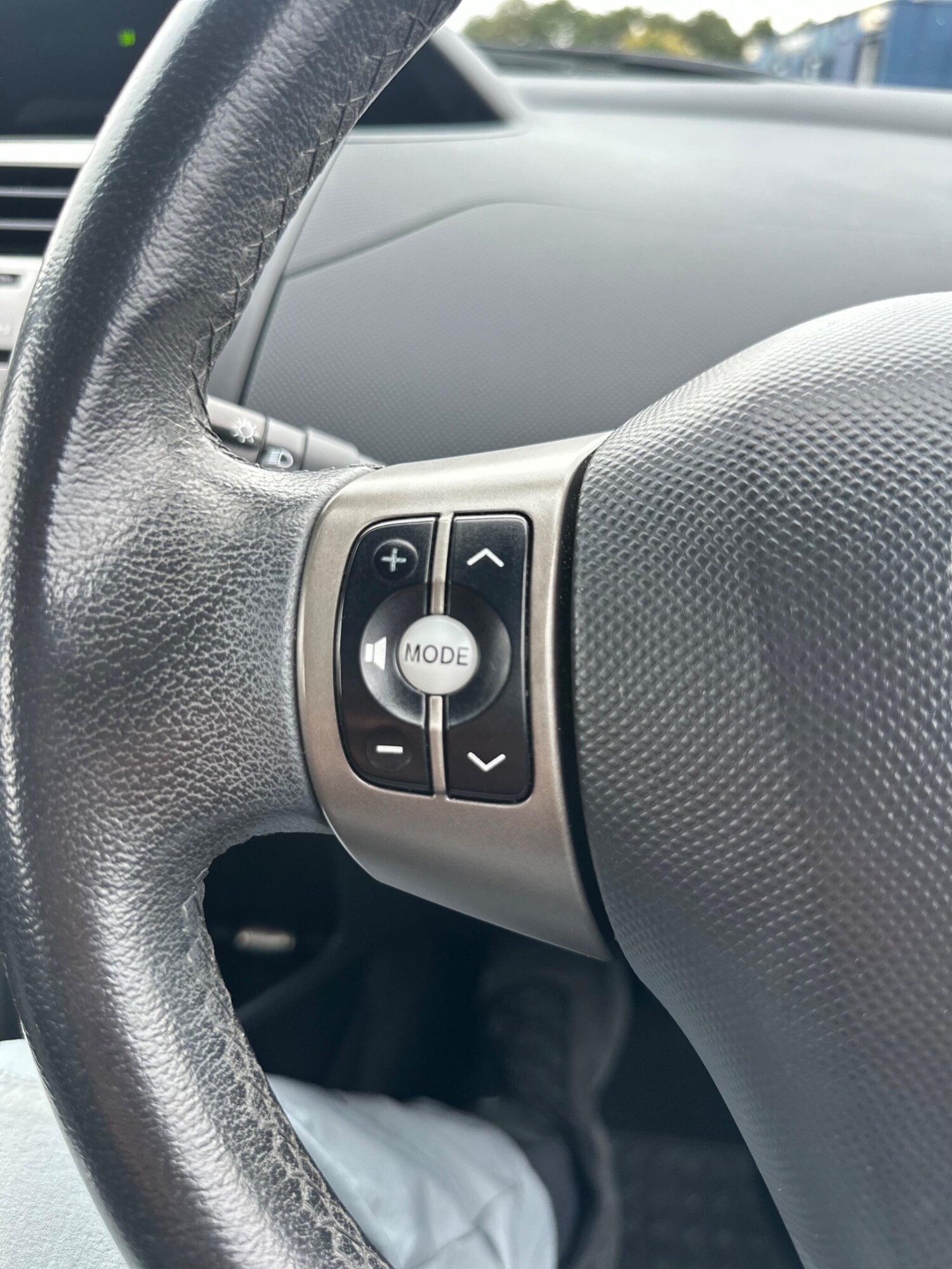Used Toyota Yaris 2010 for sale - 76336884: Photo 31