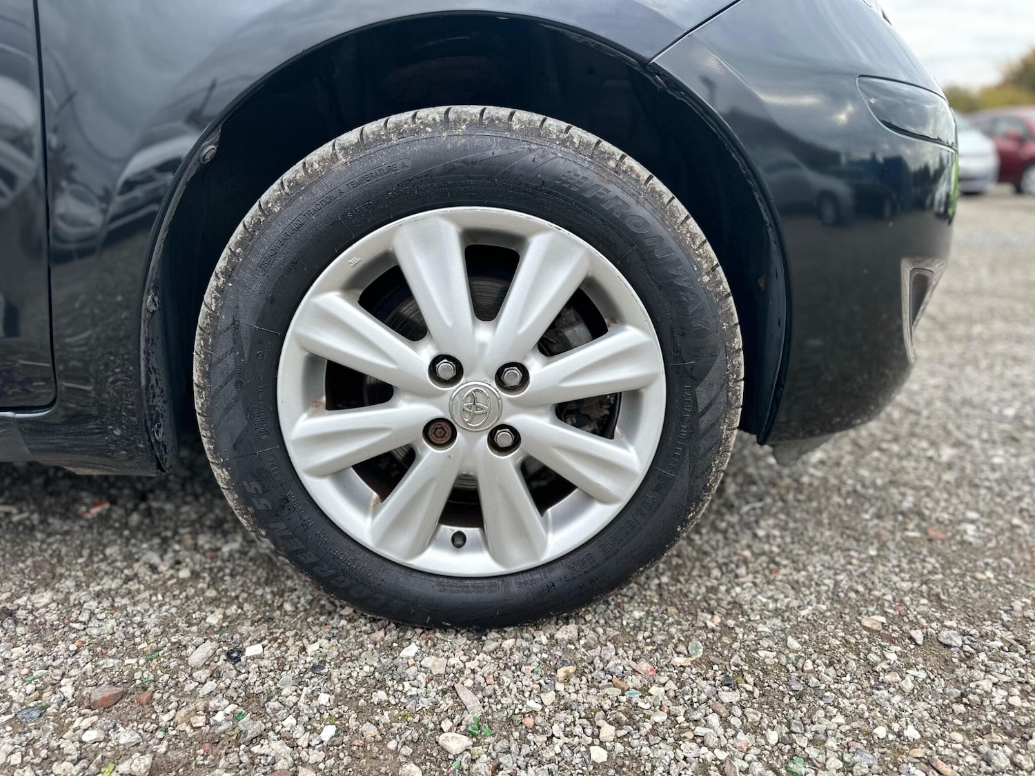 Used Toyota Yaris 2010 for sale - 76336884: Photo 40